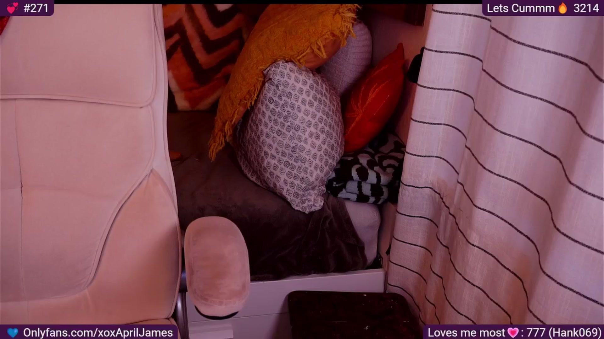 Gallery image thumbnail from AprilJames's myfreecams stream on, 11/14/2025, 24:08 image 12 of 20