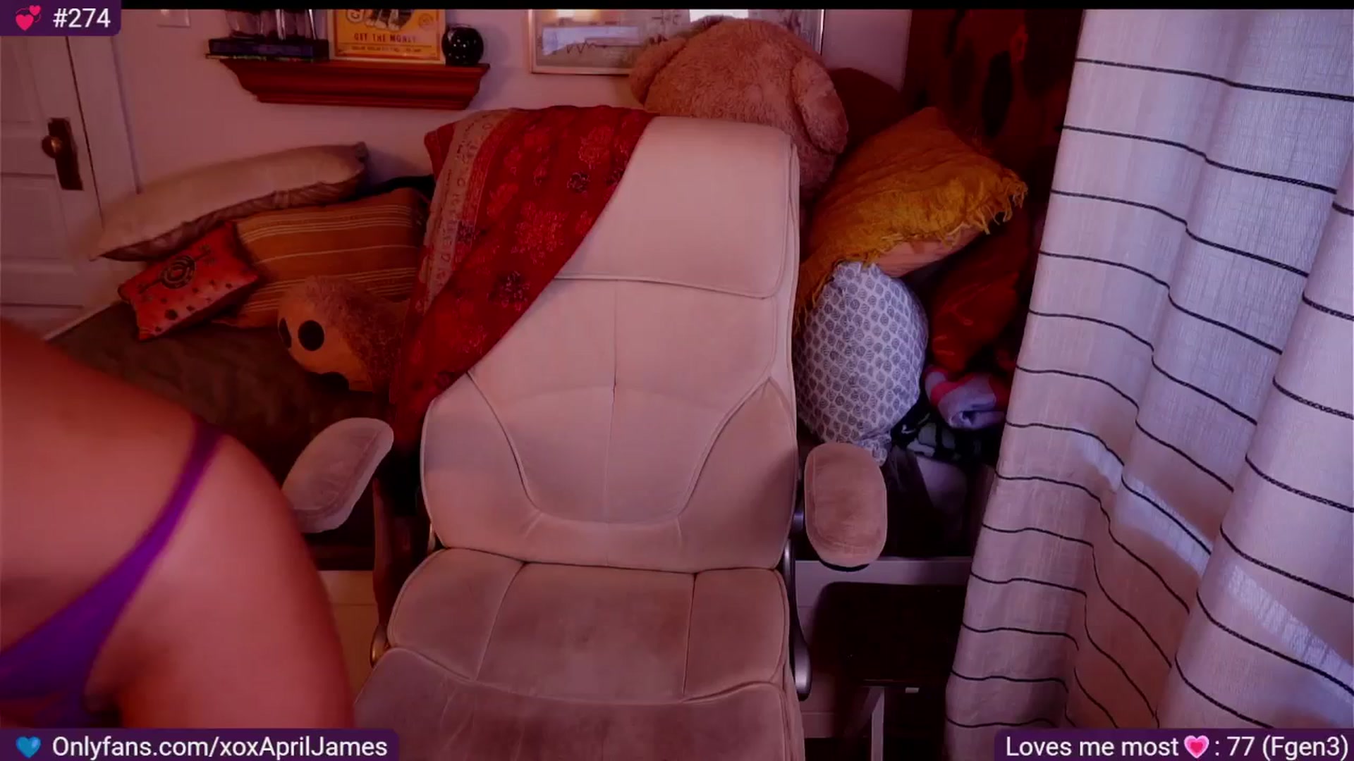 Gallery image thumbnail from AprilJames's myfreecams stream on, 11/14/2025, 23:26 image 18 of 20