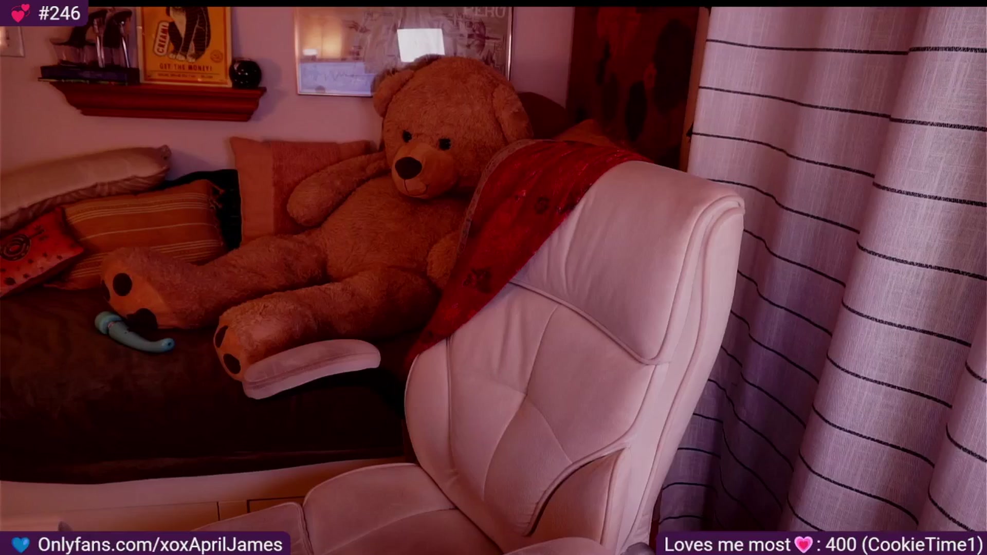 Gallery image thumbnail from AprilJames's myfreecams stream on, 11/15/2025, 24:56 image 16 of 20