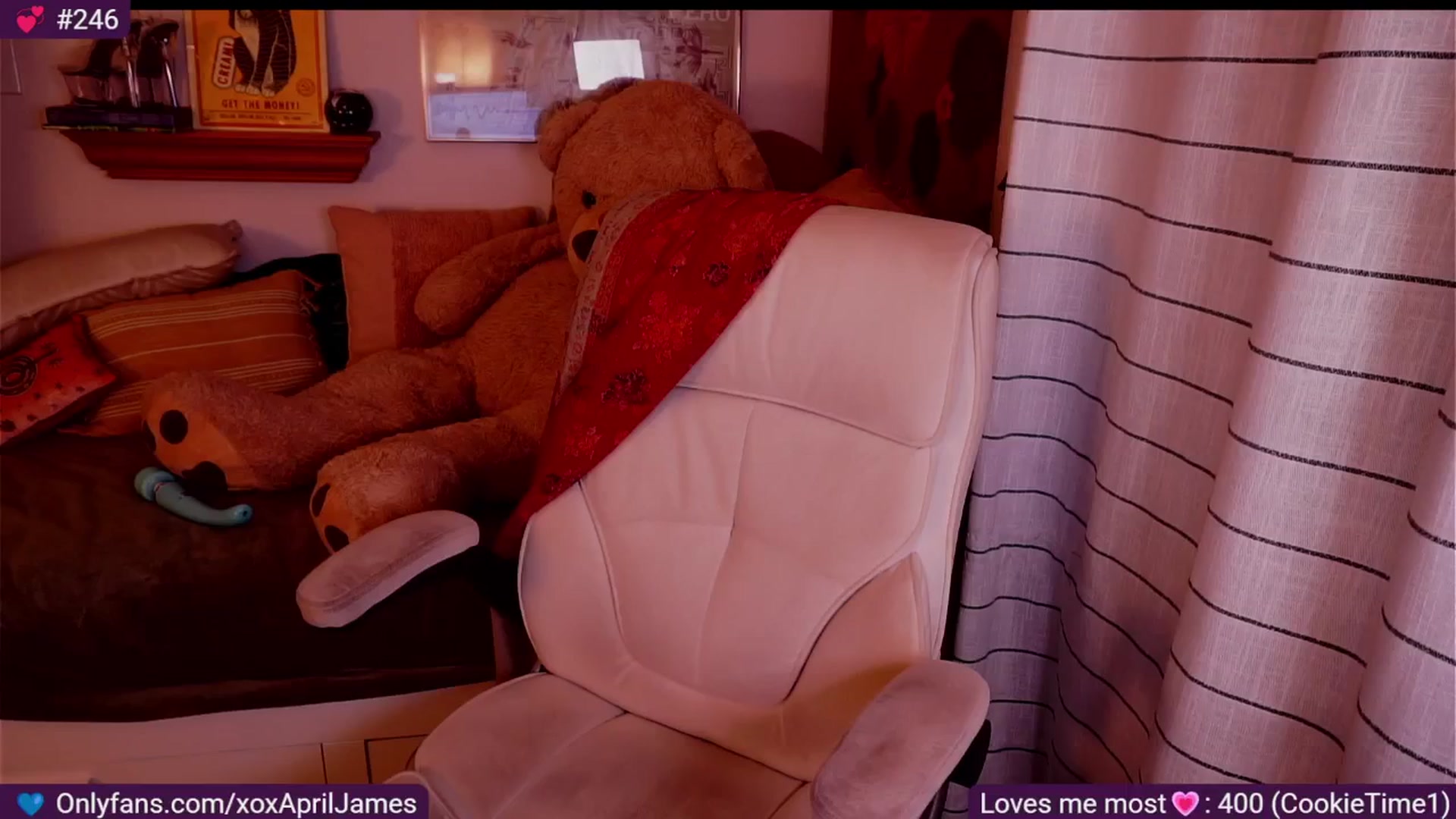 Gallery image thumbnail from AprilJames's myfreecams stream on, 11/15/2025, 24:56 image 14 of 20