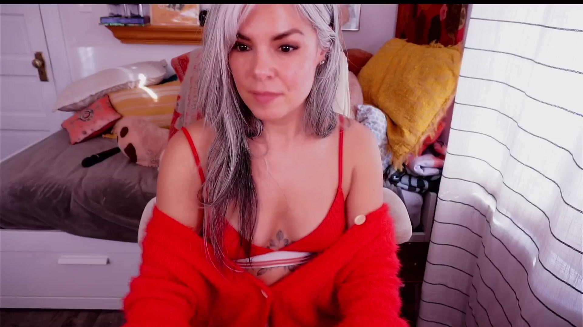 Gallery image thumbnail from AprilJames's myfreecams stream on, 11/15/2025, 21:45 image 15 of 20