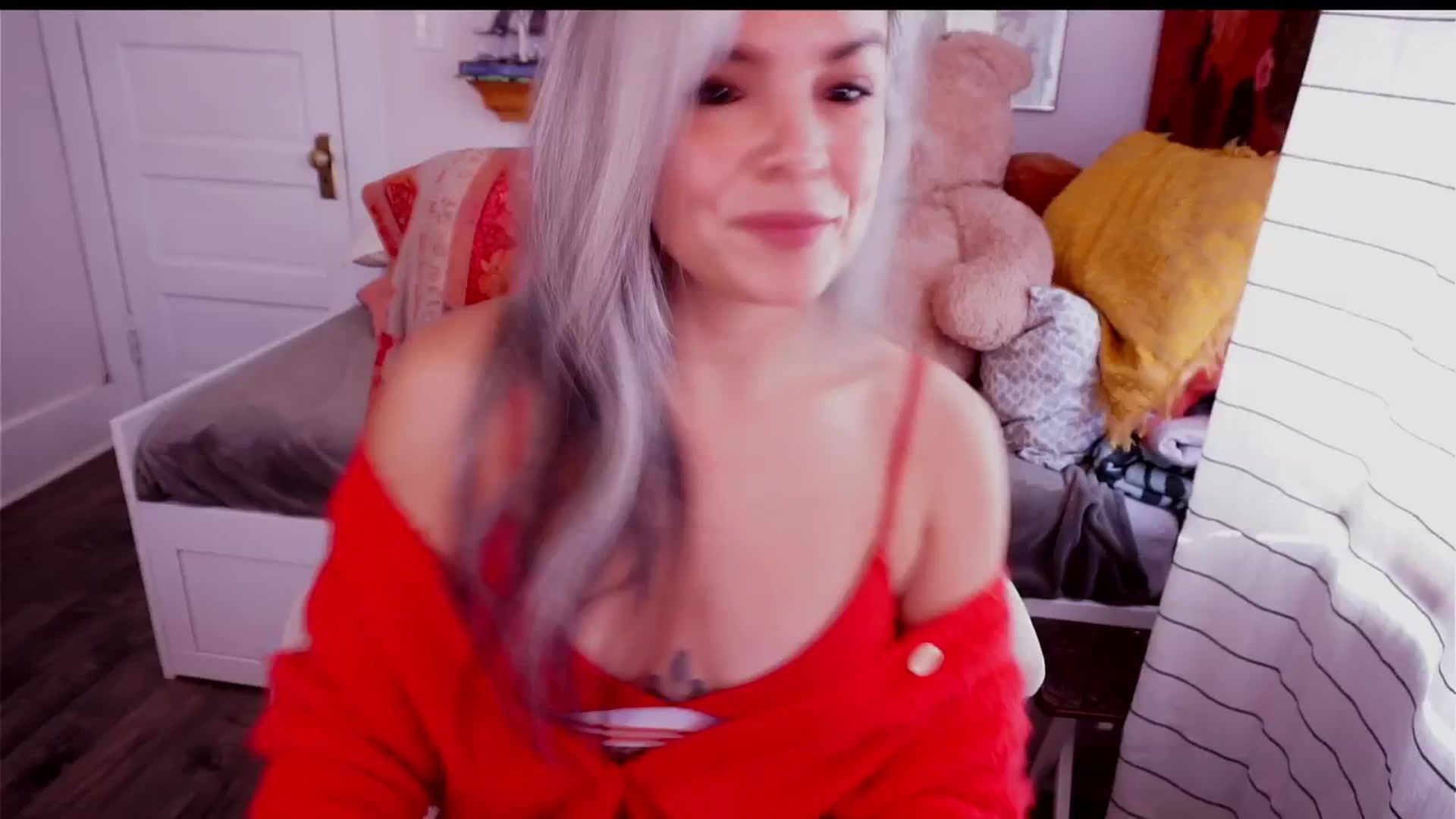 Gallery image thumbnail from AprilJames's myfreecams stream on, 11/15/2025, 21:45 image 1 of 20