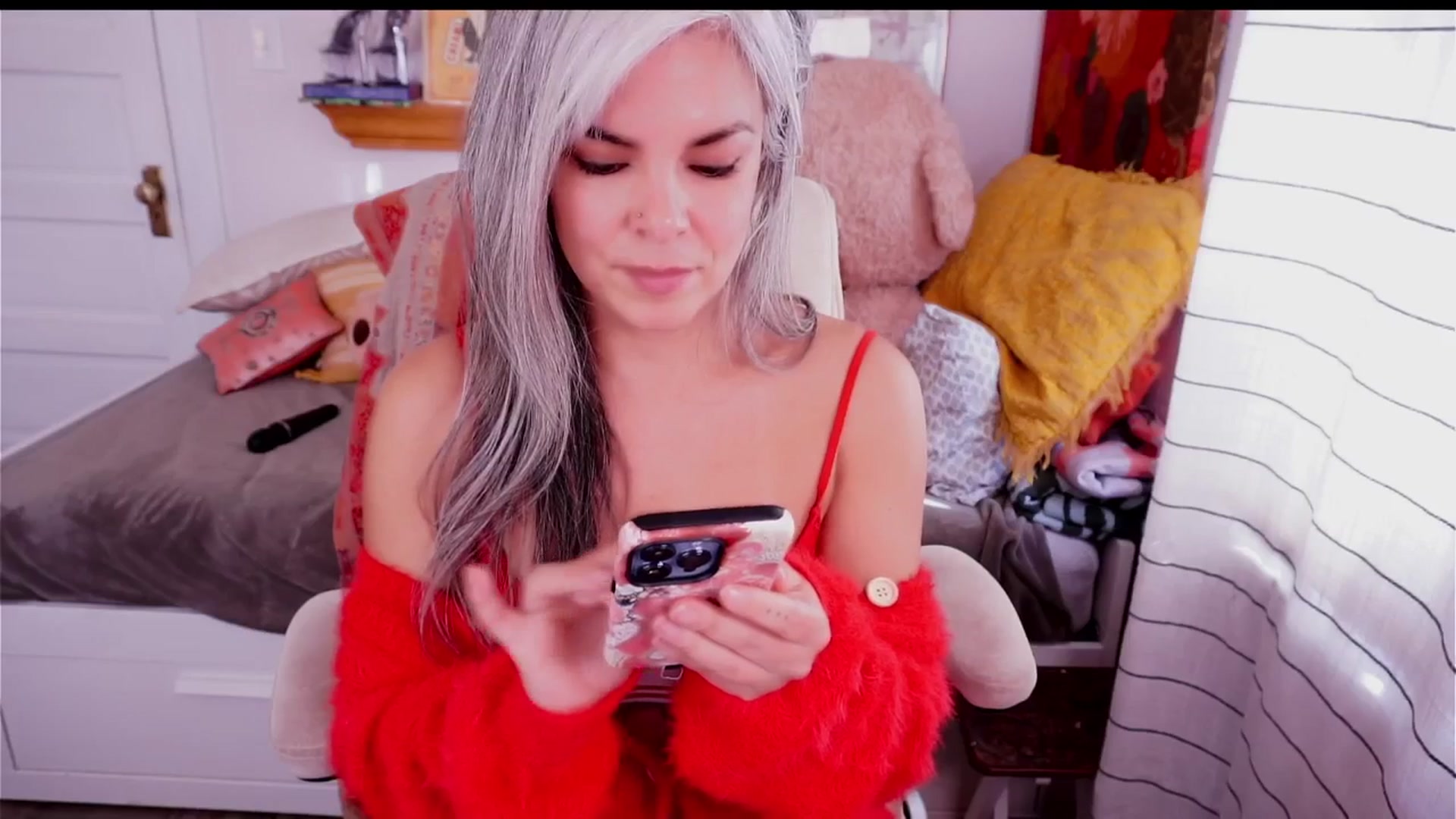 Gallery image thumbnail from AprilJames's myfreecams stream on, 11/15/2025, 21:45 image 17 of 20