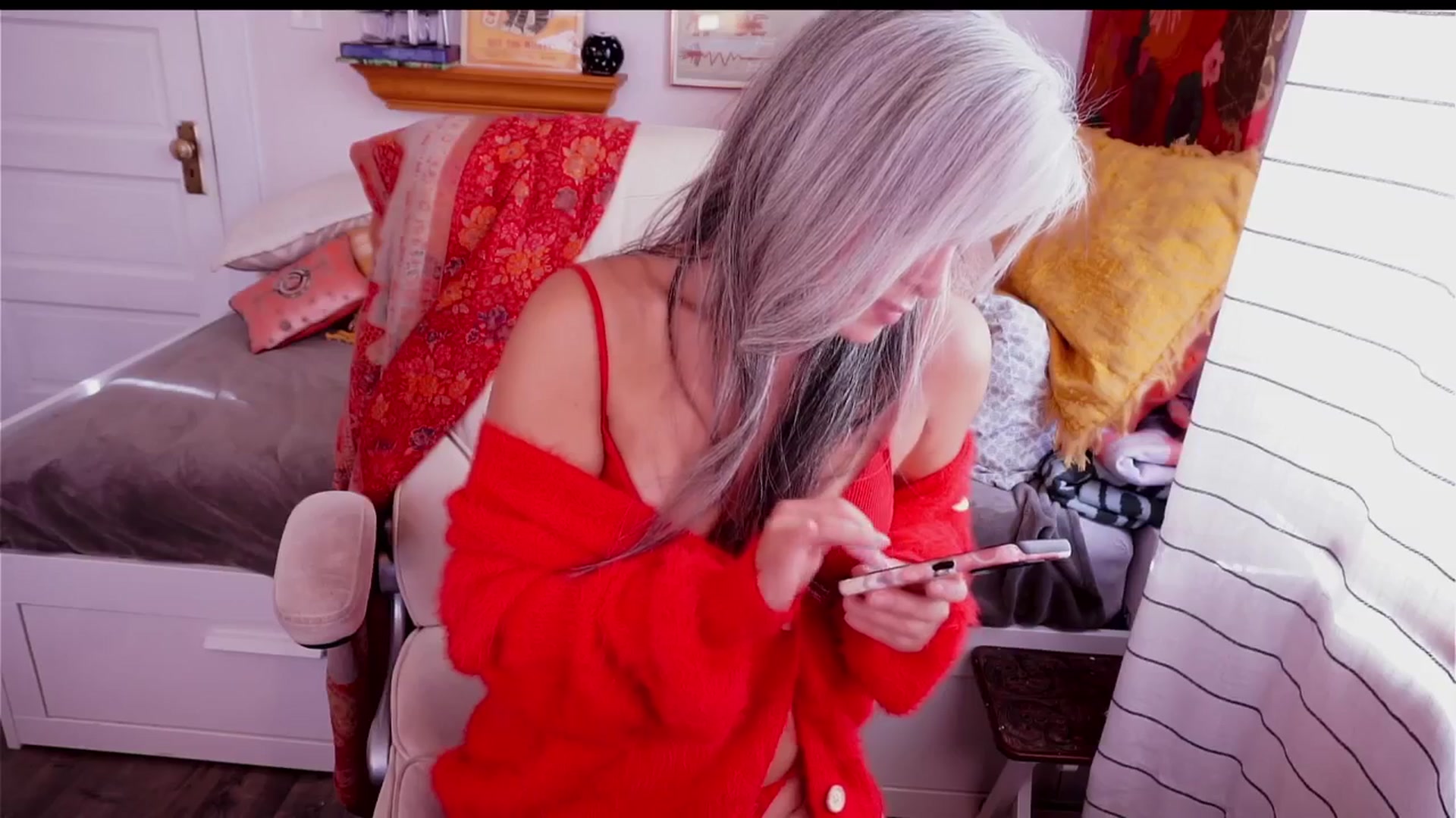 Gallery image thumbnail from AprilJames's myfreecams stream on, 11/15/2025, 21:45 image 5 of 20