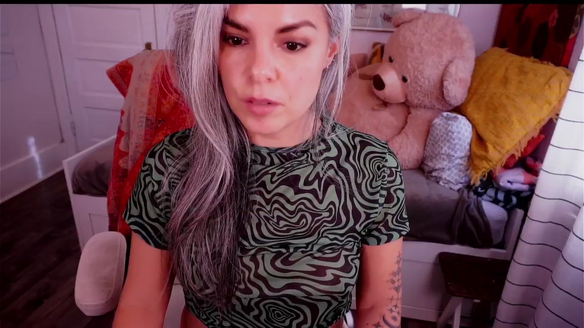 Gallery image thumbnail from AprilJames's myfreecams stream on, 11/16/2025, 19:57 image 20 of 20