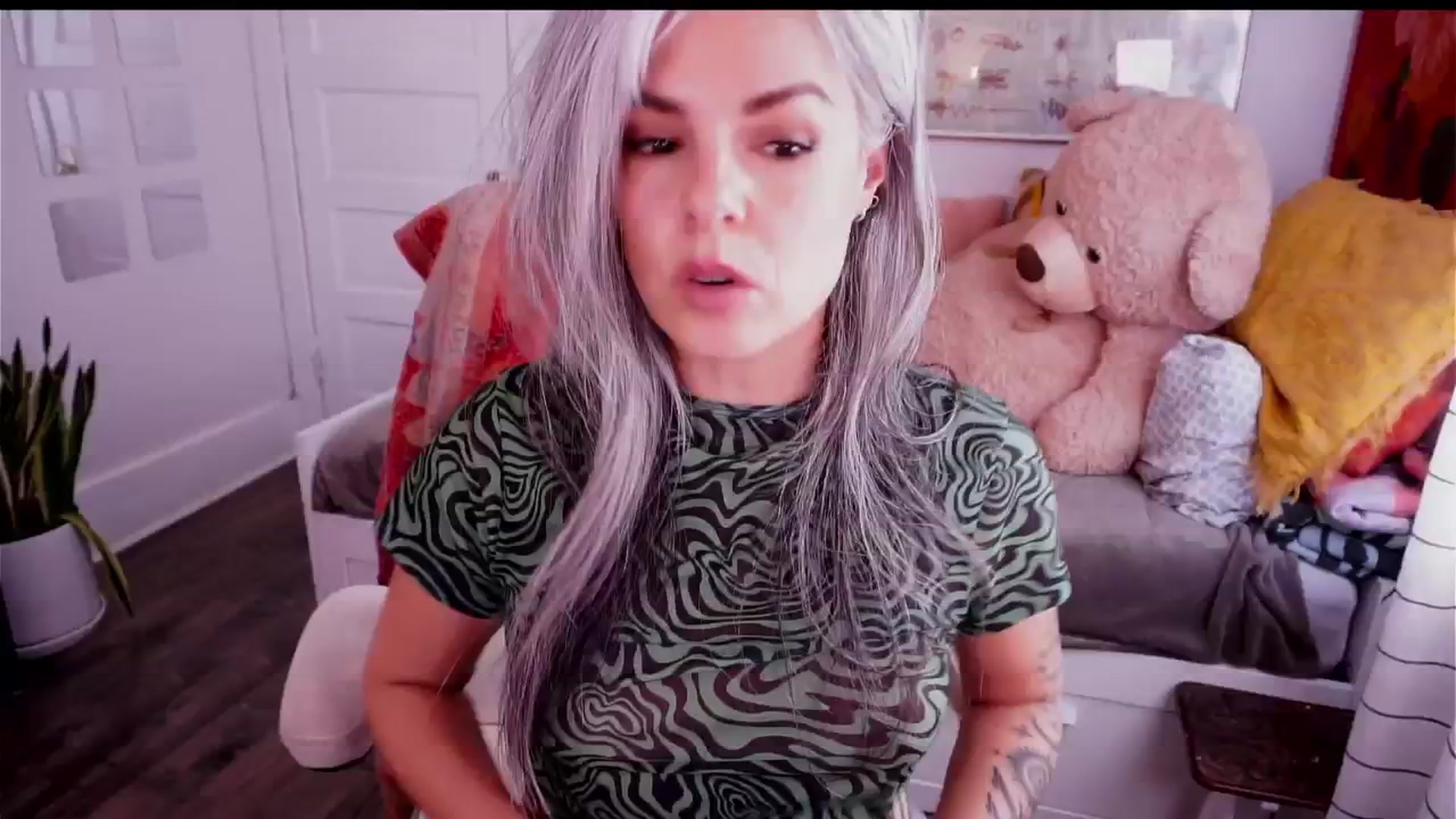 Gallery image thumbnail from AprilJames's myfreecams stream on, 11/16/2025, 19:57 image 5 of 20