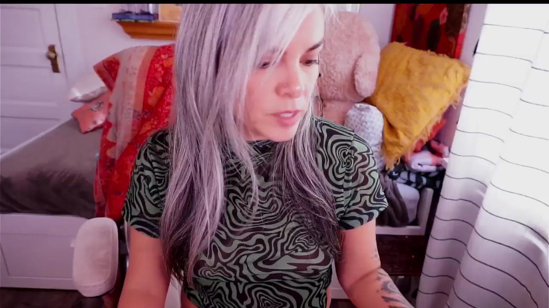 Gallery image thumbnail from AprilJames's myfreecams stream on, 11/16/2025, 20:52 image 3 of 20