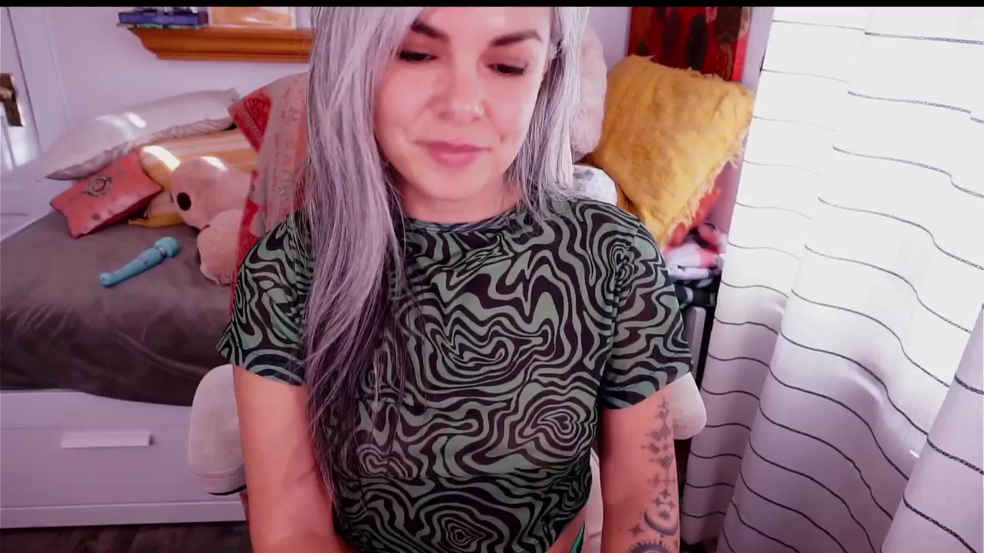 Gallery image thumbnail from AprilJames's myfreecams stream on, 11/16/2025, 20:52 image 15 of 20