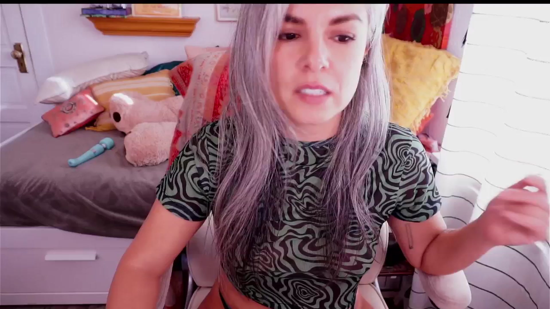 Gallery image thumbnail from AprilJames's myfreecams stream on, 11/16/2025, 20:52 image 9 of 20