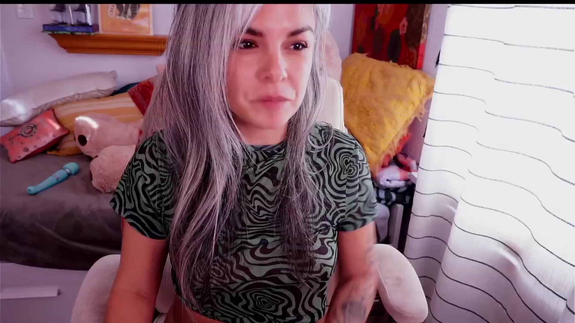 Gallery image thumbnail from AprilJames's myfreecams stream on, 11/16/2025, 20:52 image 8 of 20