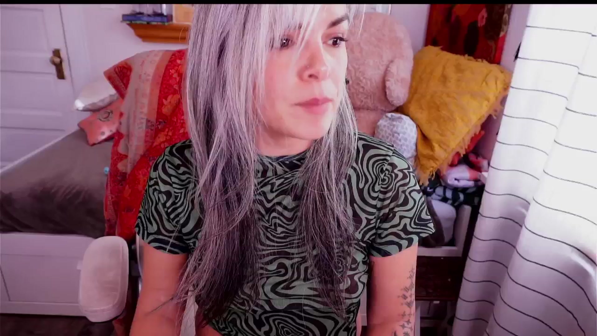 Gallery image thumbnail from AprilJames's myfreecams stream on, 11/16/2025, 20:52 image 2 of 20