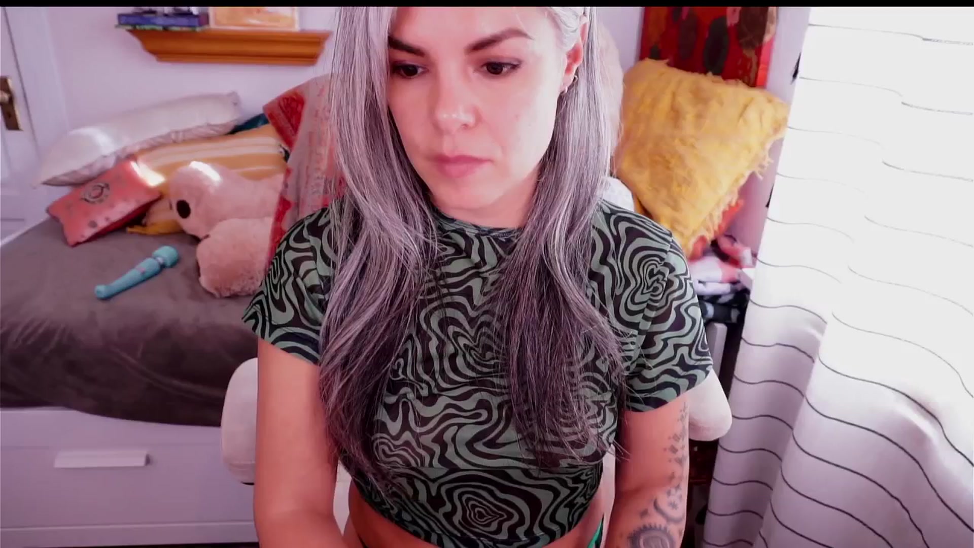 Gallery image thumbnail from AprilJames's myfreecams stream on, 11/16/2025, 20:52 image 12 of 20