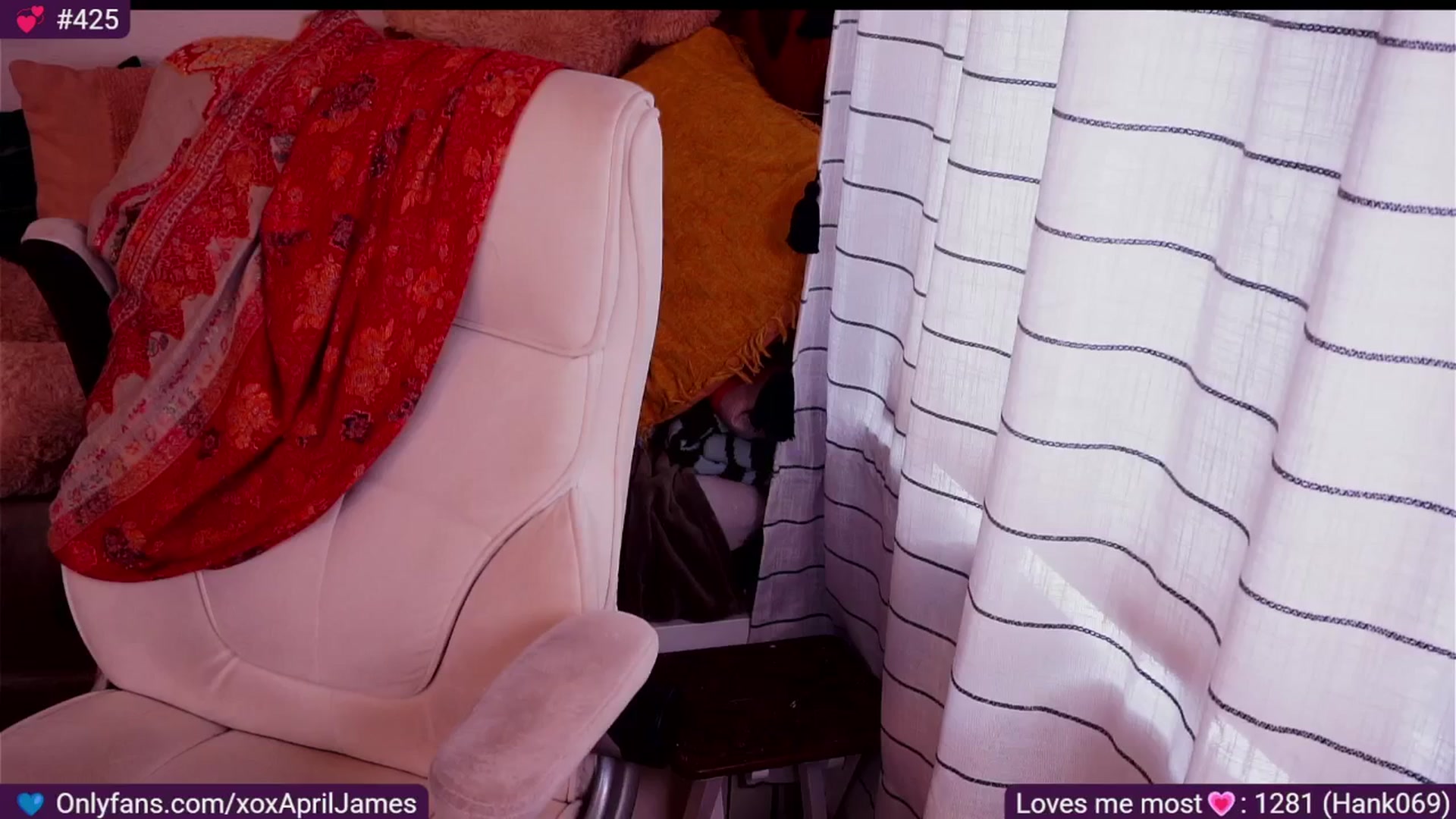 Gallery image thumbnail from AprilJames's myfreecams stream on, 11/23/2025, 23:07 image 10 of 20