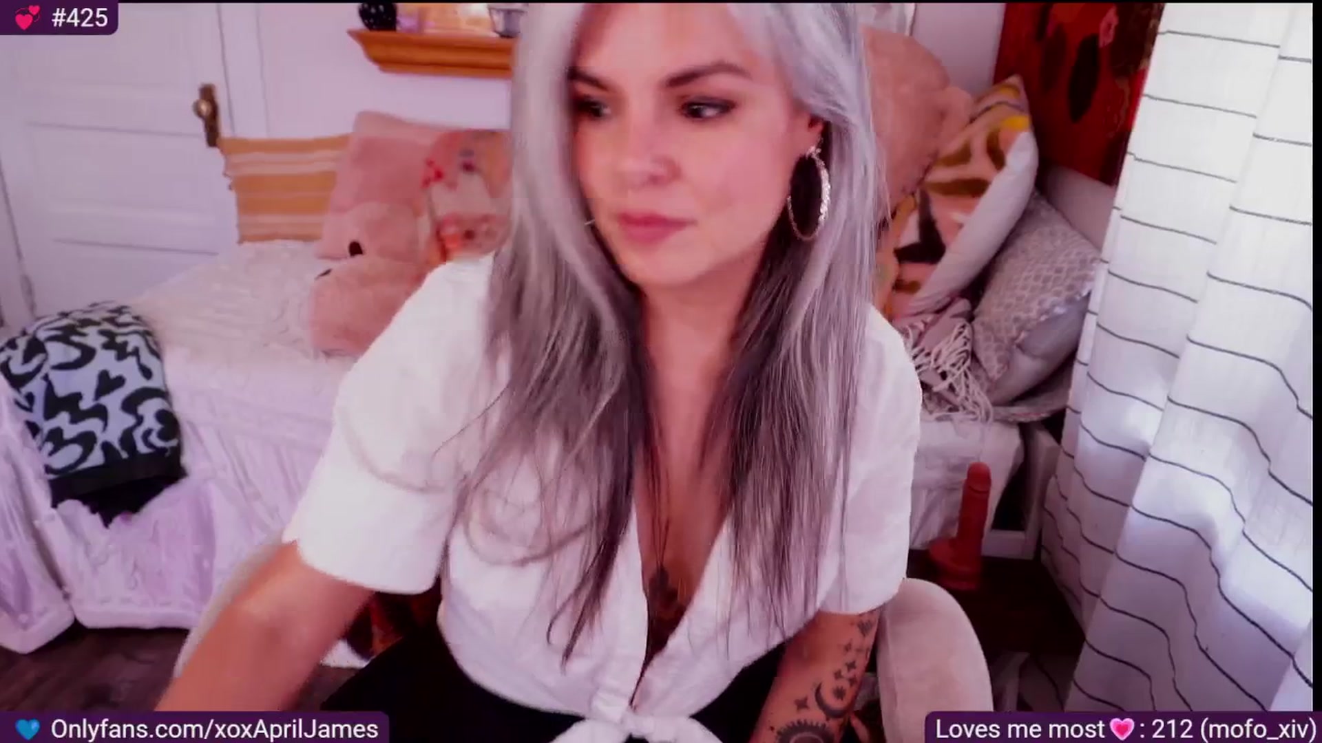 Gallery image thumbnail from AprilJames's myfreecams stream on, 11/30/2025, 22:26 image 19 of 20