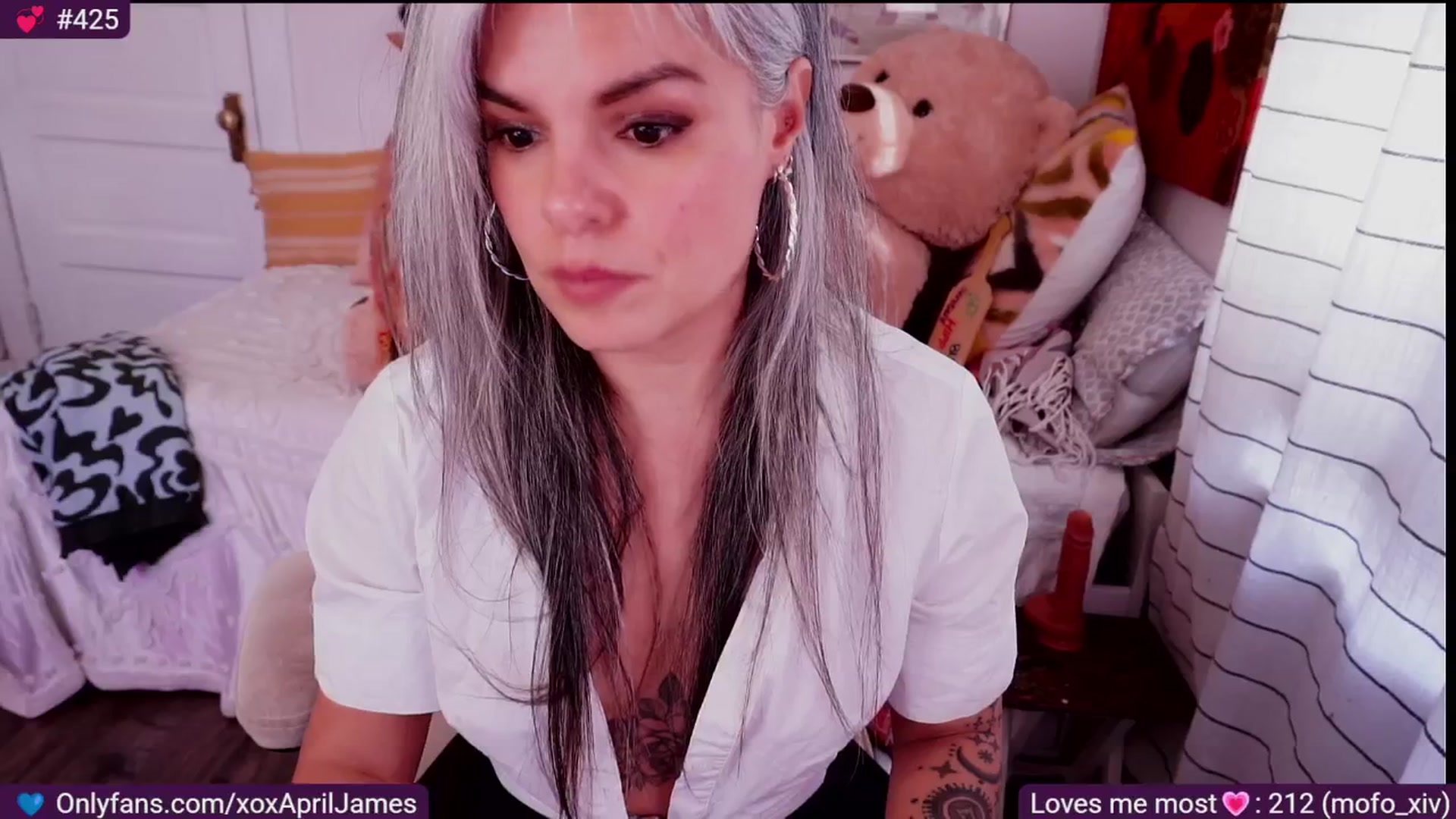Gallery image thumbnail from AprilJames's myfreecams stream on, 11/30/2025, 22:26 image 18 of 20