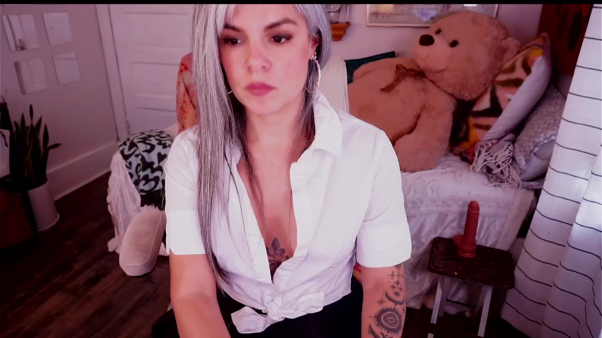 Gallery image thumbnail from AprilJames's myfreecams stream on, 11/30/2025, 22:26 image 1 of 20