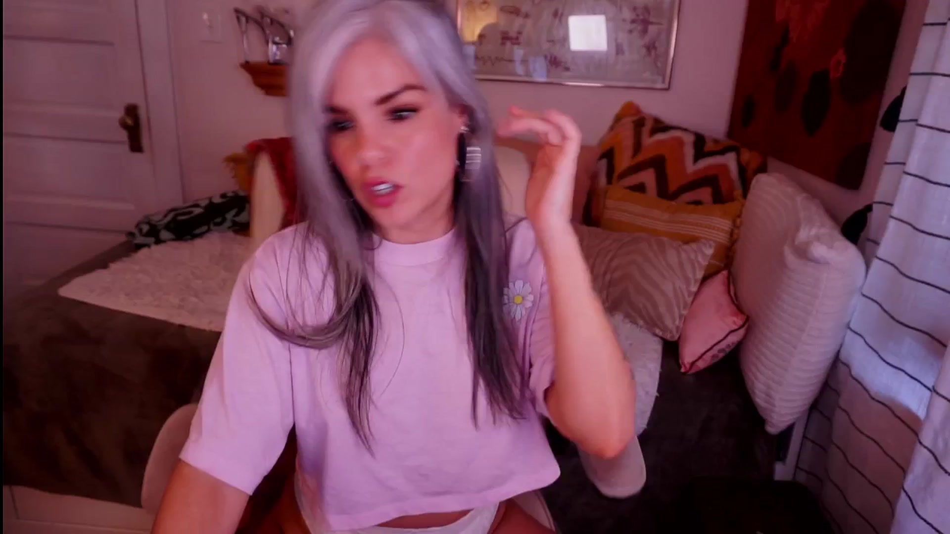 Gallery image thumbnail from AprilJames's myfreecams stream on, 01/23/2026, 24:28 image 2 of 20