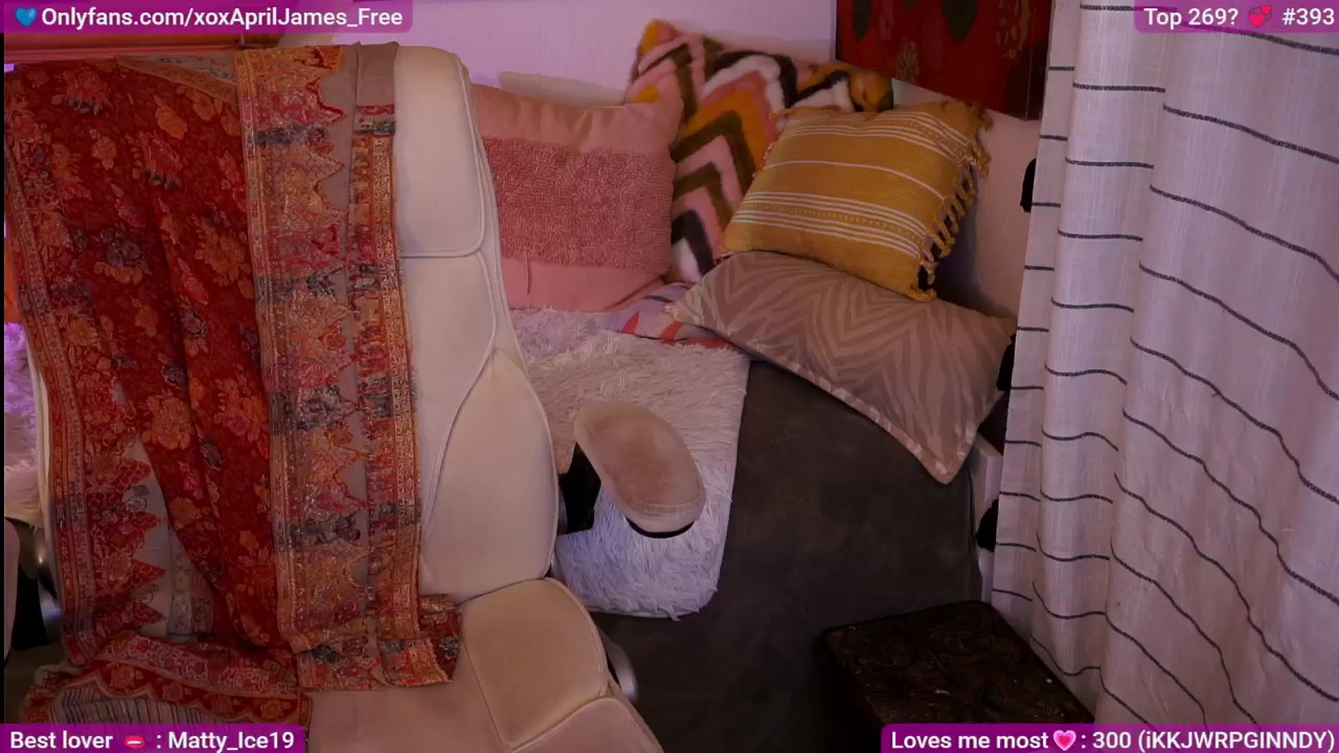 Gallery image thumbnail from AprilJames's myfreecams stream on, 01/31/2026, 02:31 image 17 of 20