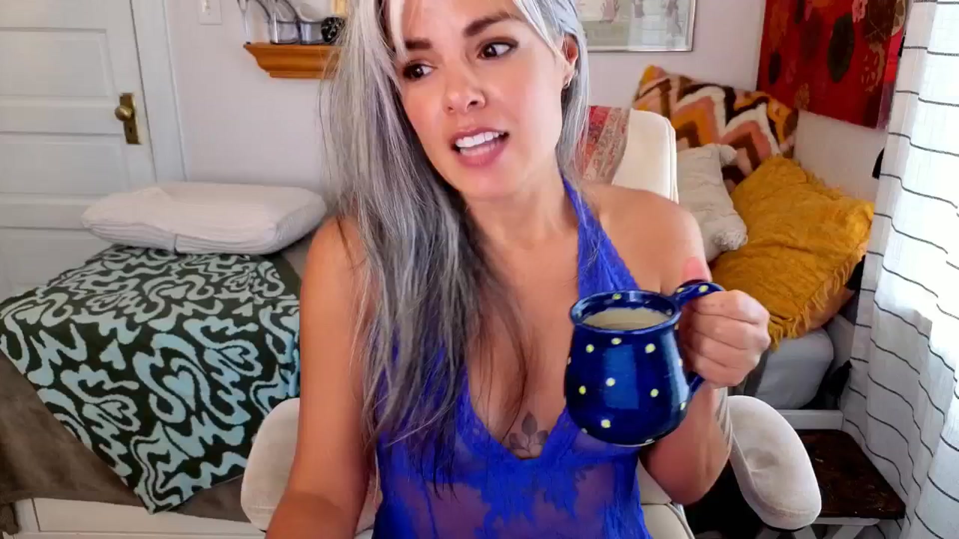 Gallery image thumbnail from AprilJames's myfreecams stream on, 03/15/2026, 18:18 image 15 of 20