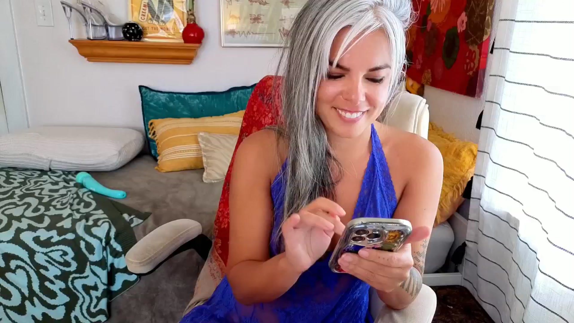 Gallery image thumbnail from AprilJames's myfreecams stream on, 03/15/2026, 21:45 image 4 of 20