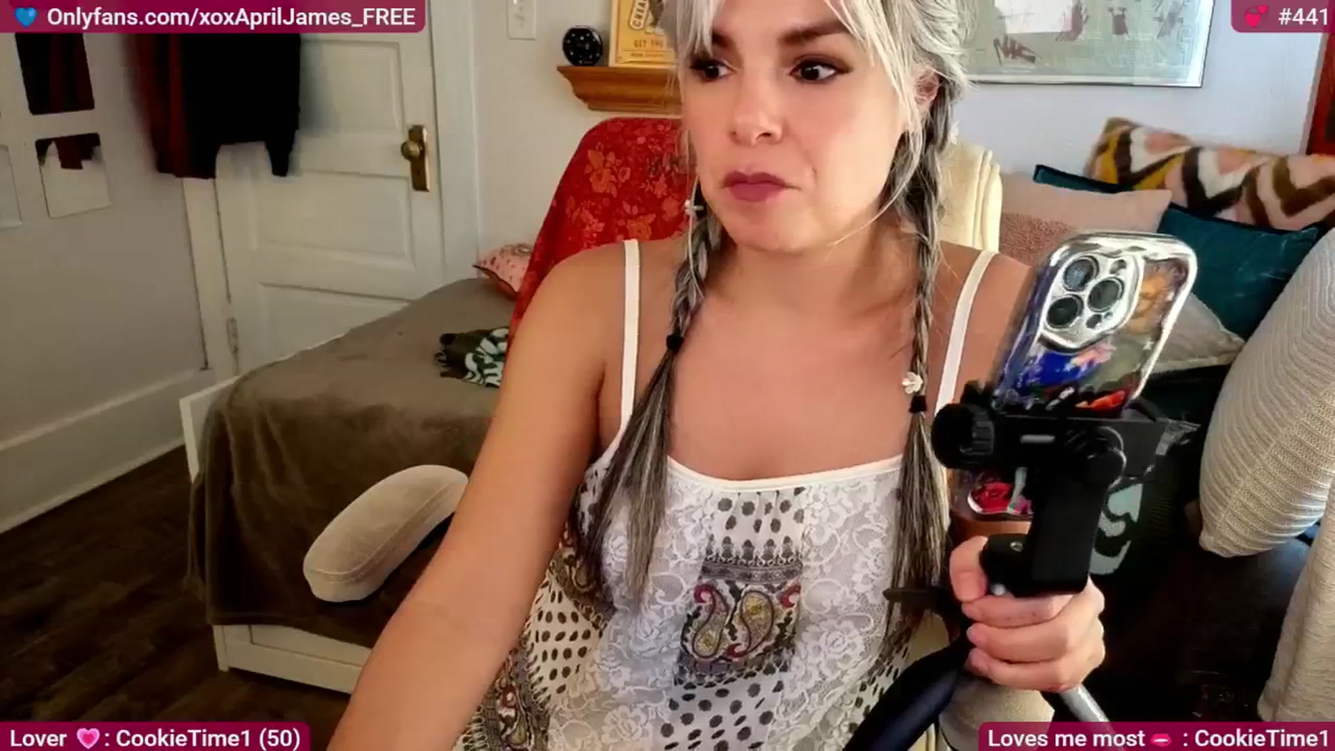 Gallery image thumbnail from AprilJames's myfreecams stream on, 04/19/2026, 20:21 image 2 of 20