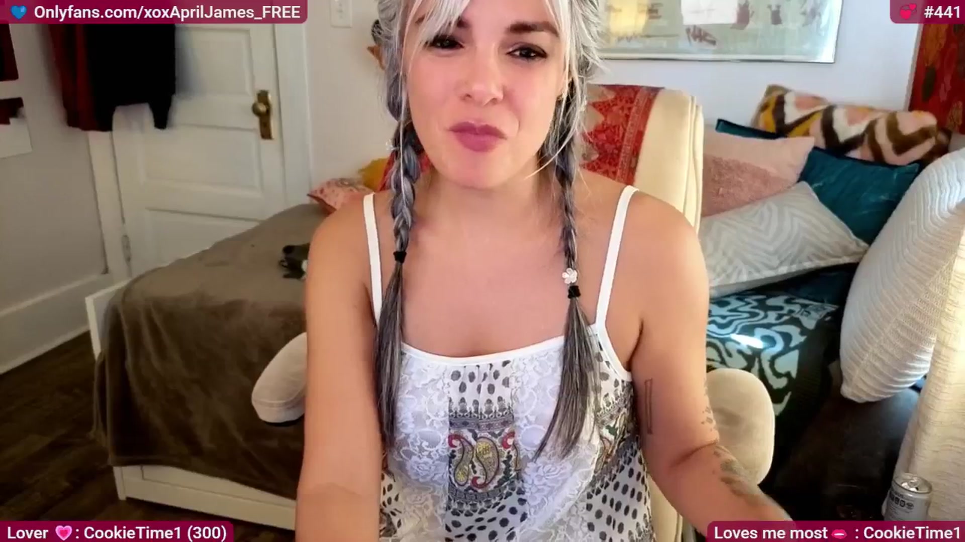 Gallery image thumbnail from AprilJames's myfreecams stream on, 04/19/2026, 20:21 image 15 of 20