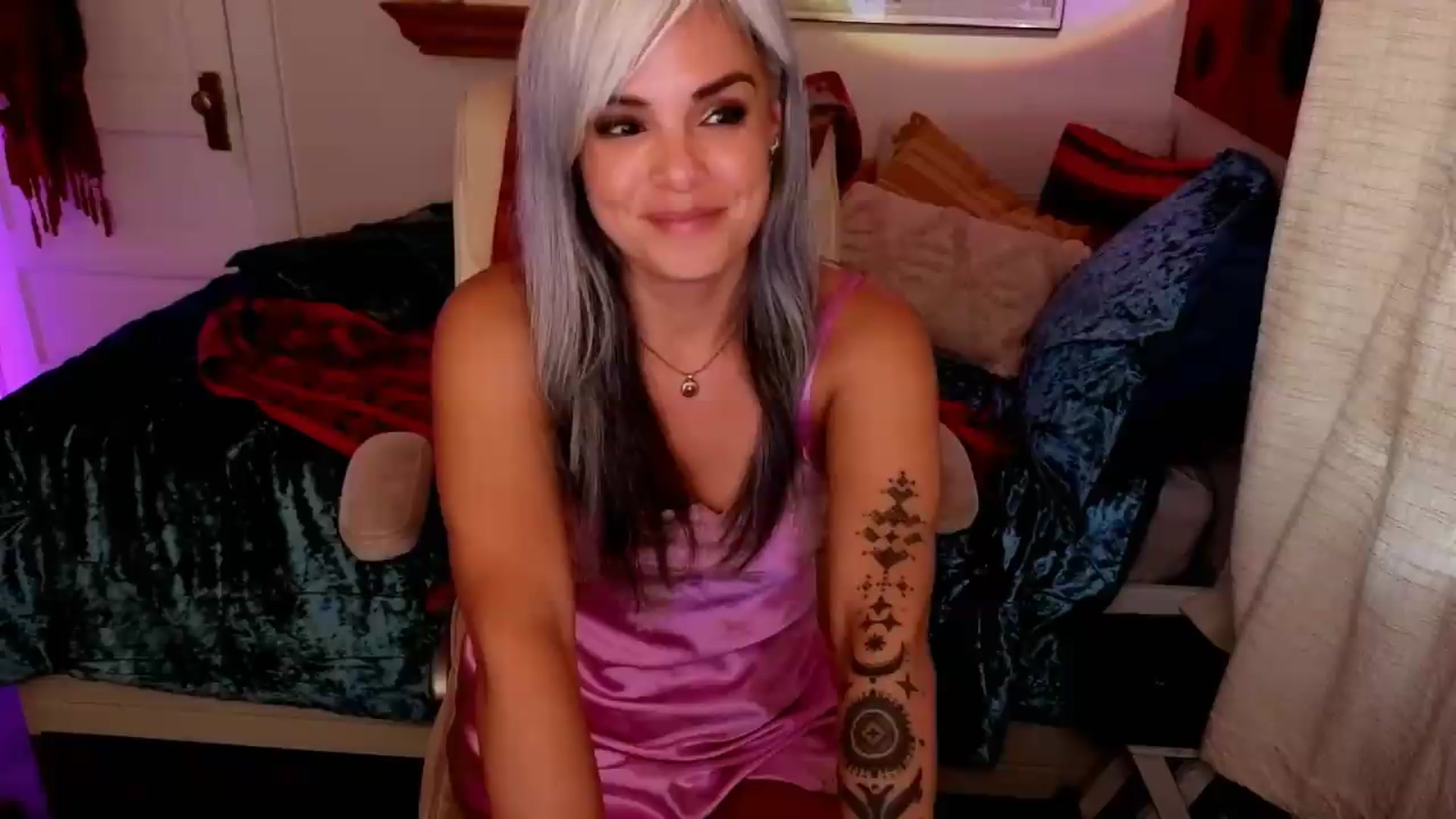 Gallery image thumbnail from AprilJames's myfreecams stream on, 06/27/2026, 02:34 image 4 of 20
