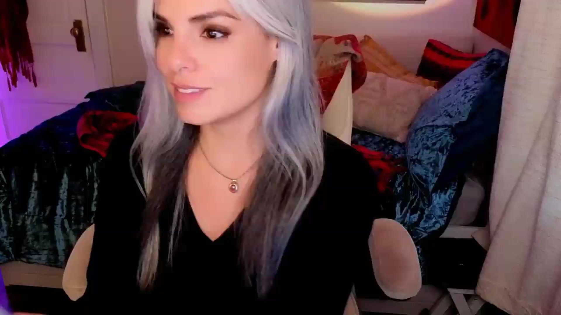 Gallery image thumbnail from AprilJames's myfreecams stream on, 06/27/2026, 02:34 image 14 of 20