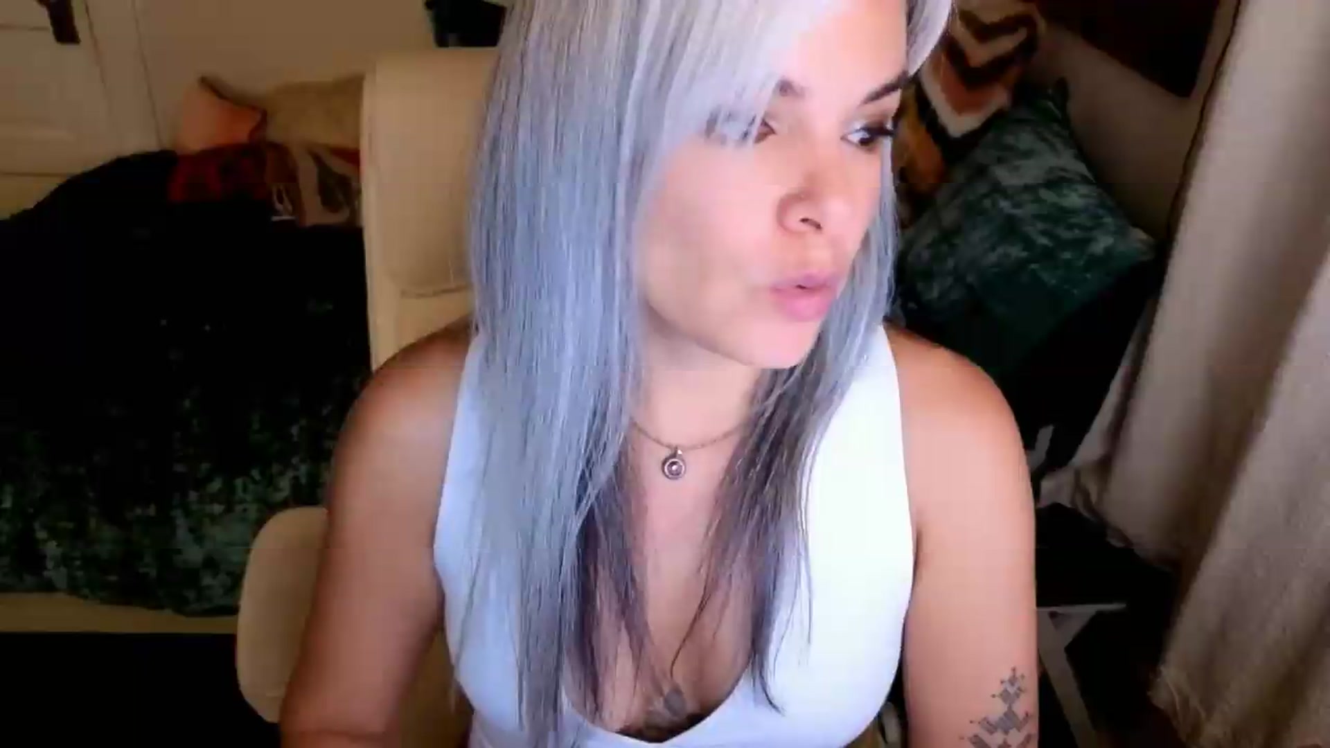 Gallery image thumbnail from AprilJames's myfreecams stream on, 07/31/2026, 03:33 image 7 of 20