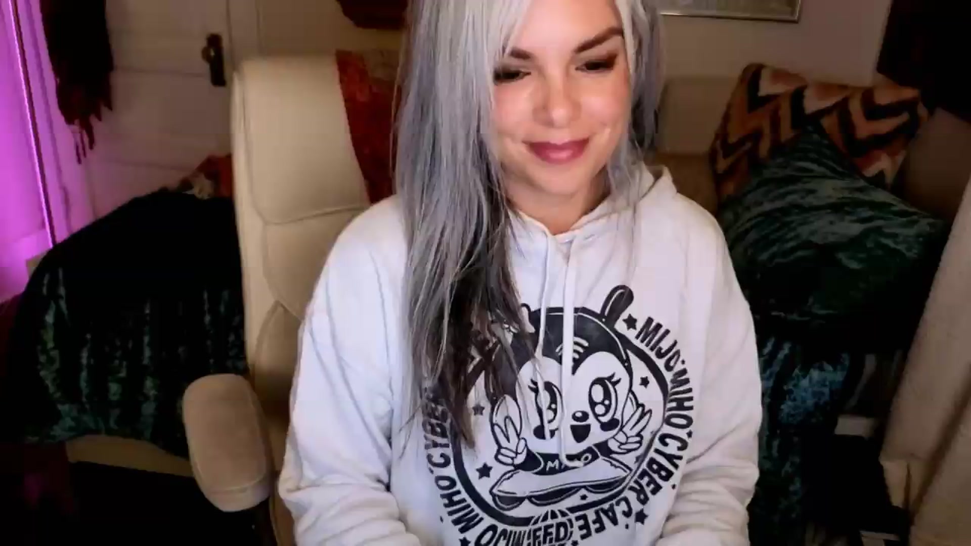 Gallery image thumbnail from AprilJames's myfreecams stream on, 08/08/2026, 03:13 image 17 of 20