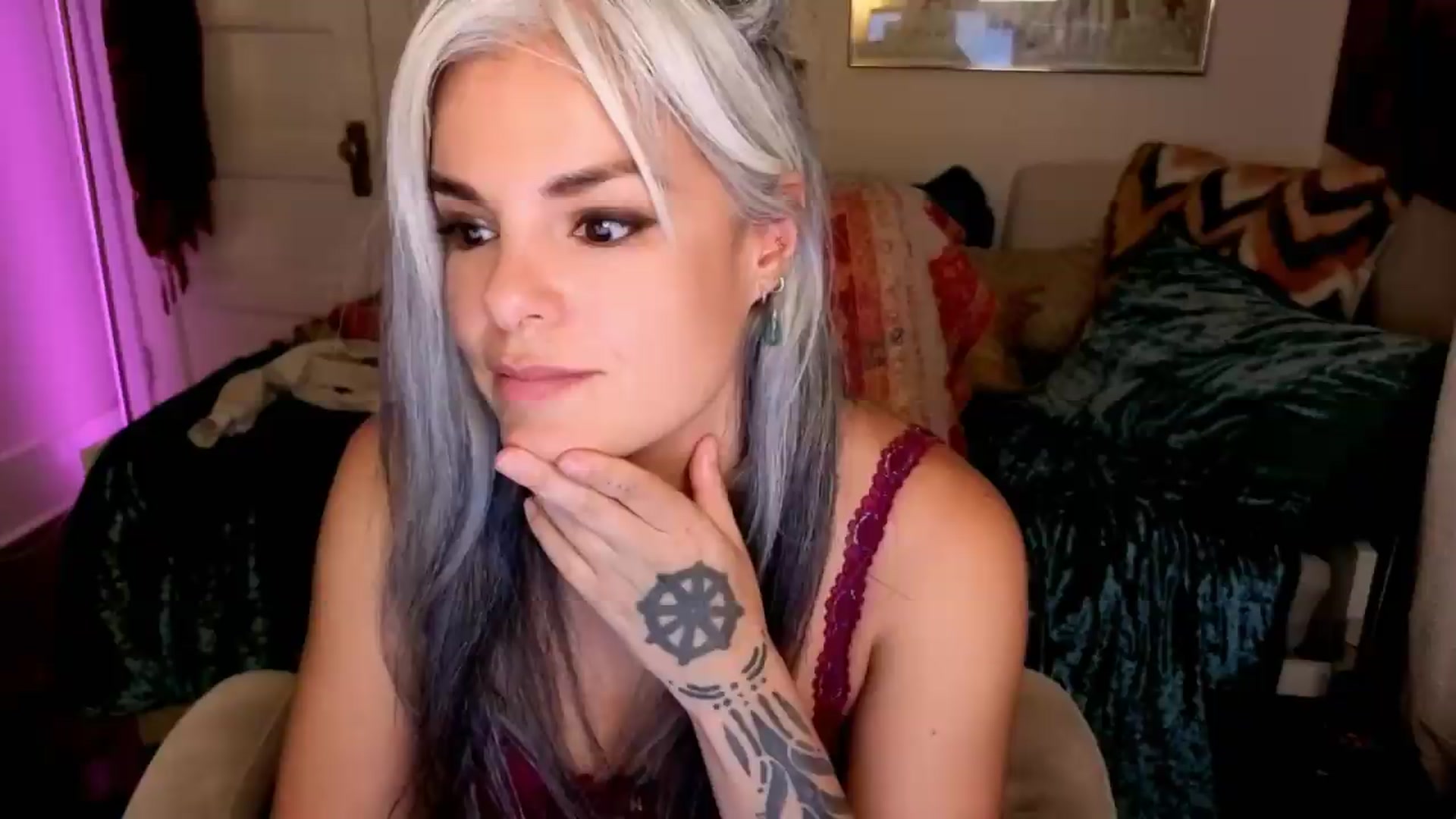 Gallery image thumbnail from AprilJames's myfreecams stream on, 08/08/2026, 04:32 image 8 of 20
