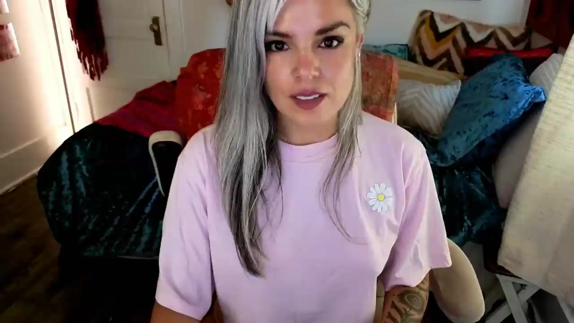 Gallery image thumbnail from AprilJames's myfreecams stream on, 08/23/2026, 17:08 image 14 of 20
