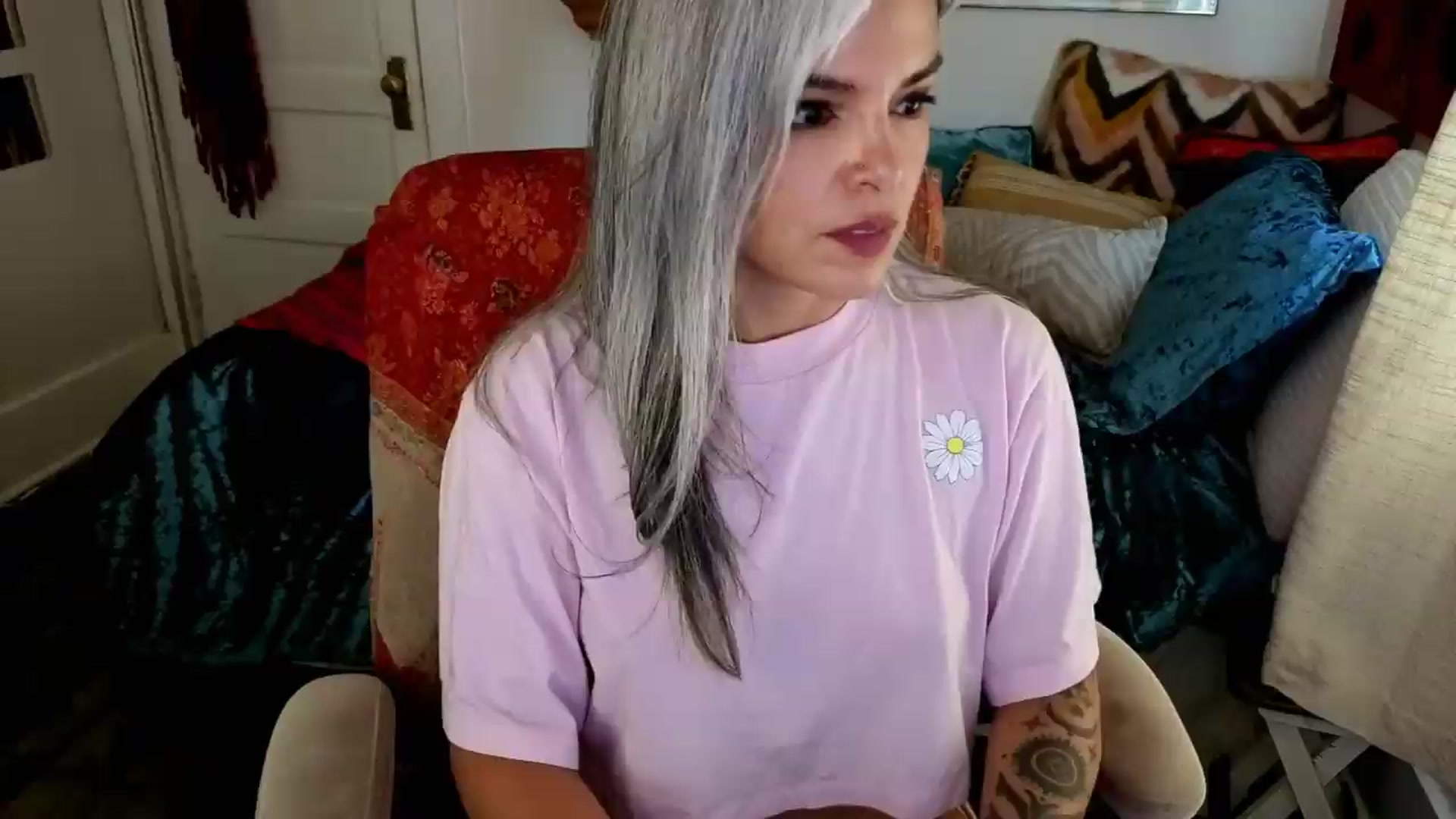 Gallery image thumbnail from AprilJames's myfreecams stream on, 08/23/2026, 17:08 image 5 of 20