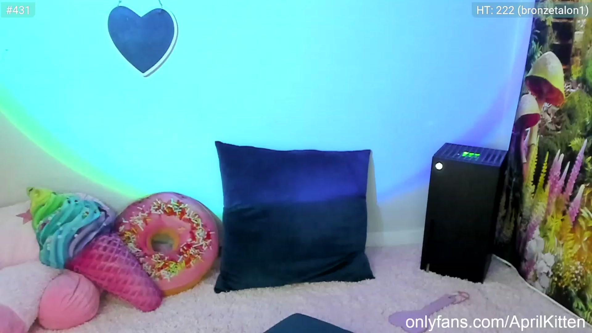 Gallery image thumbnail from AprilJedi's myfreecams stream on, 11/21/2022, 06:21 image 4 of 20