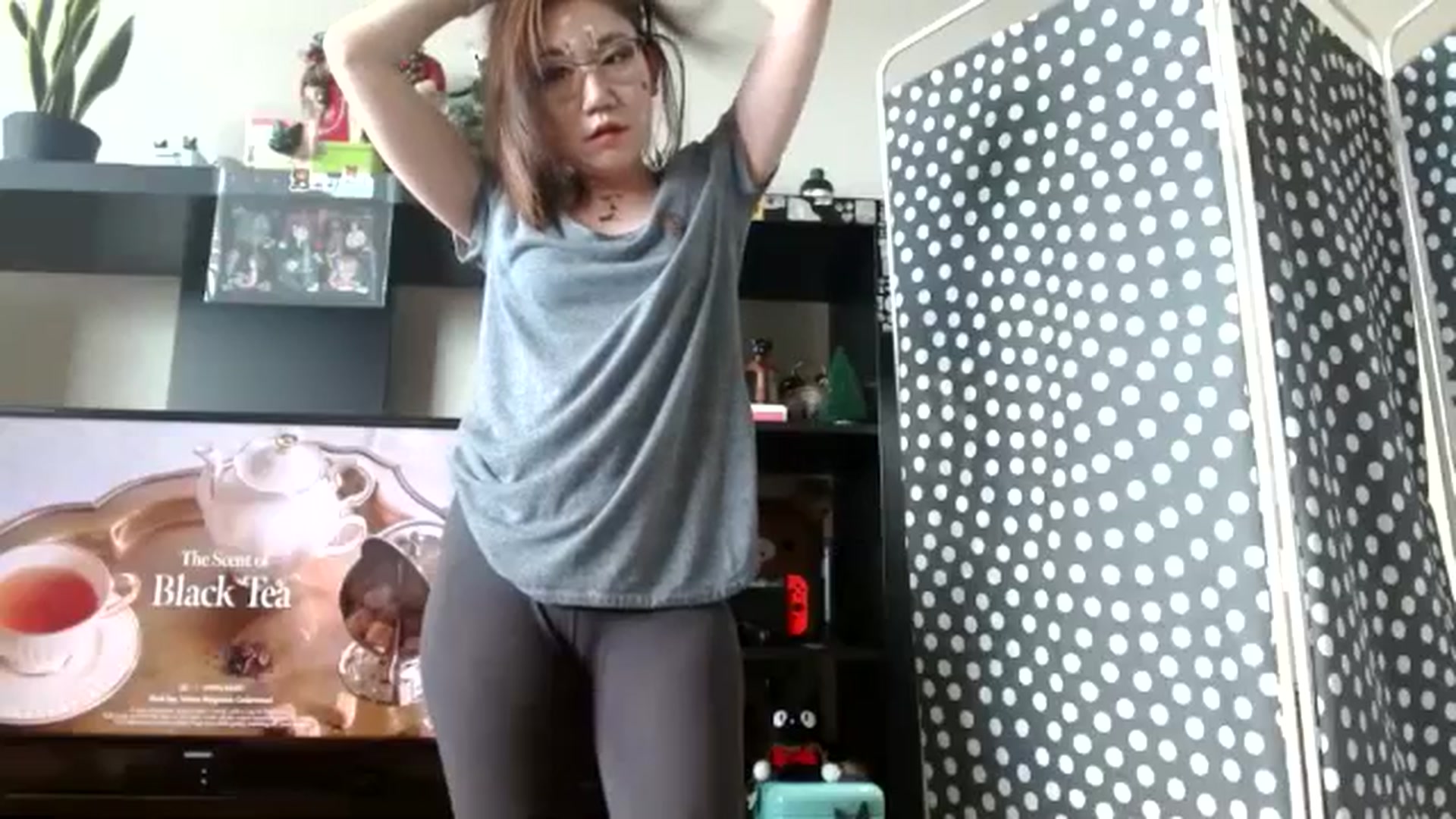 Gallery image thumbnail from AprilMei's myfreecams stream on, 06/13/2024, 17:17 image 18 of 20