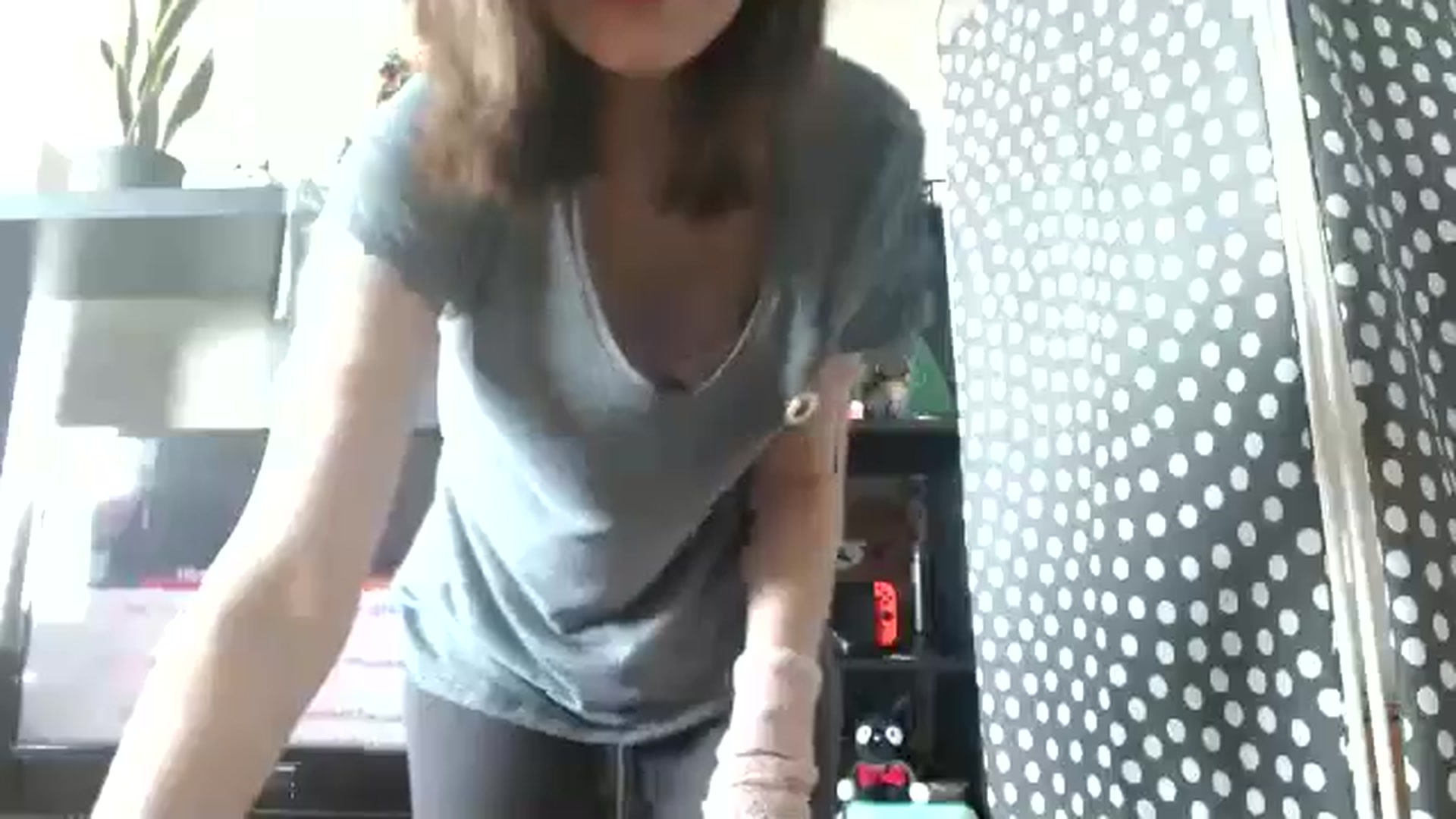 Gallery image thumbnail from AprilMei's myfreecams stream on, 06/17/2024, 23:47 image 2 of 20