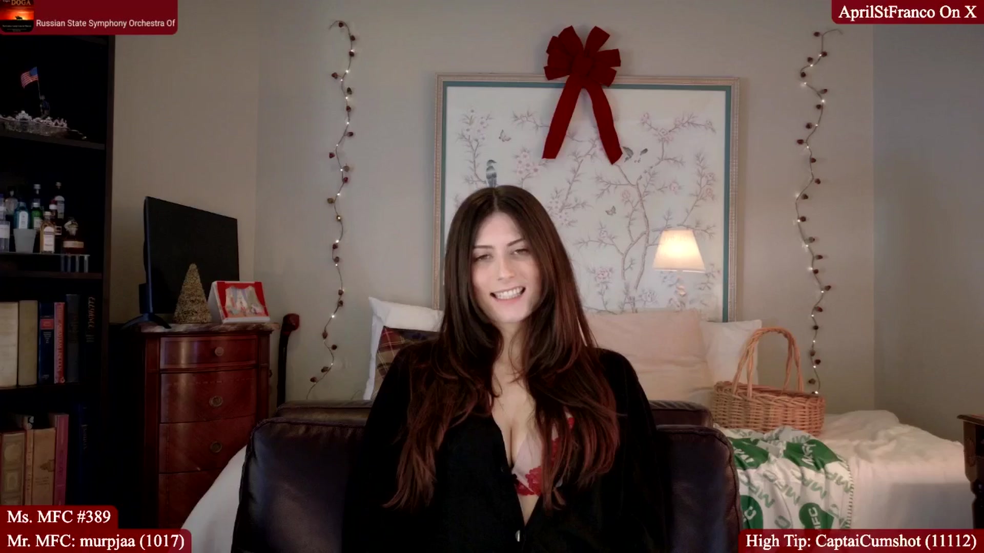 Gallery image thumbnail from AprilStFranco's myfreecams stream on, 12/18/2025, 16:12 image 10 of 20