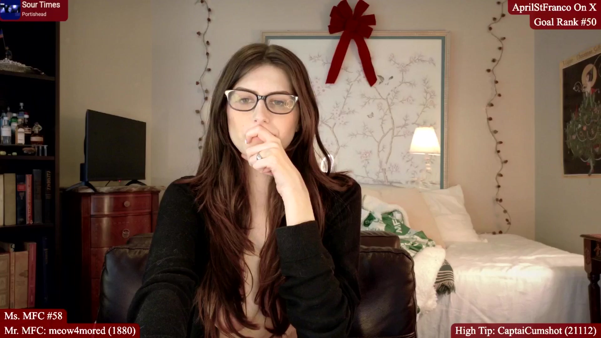 Gallery image thumbnail from AprilStFranco's myfreecams stream on, 01/06/2026, 21:44 image 14 of 20