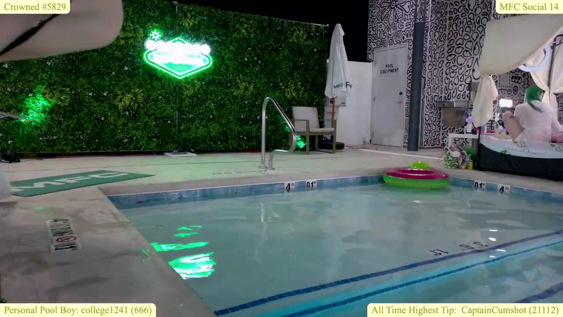 Gallery image thumbnail from AprilStFranco's myfreecams stream on, 05/19/2026, 04:00 image 16 of 20