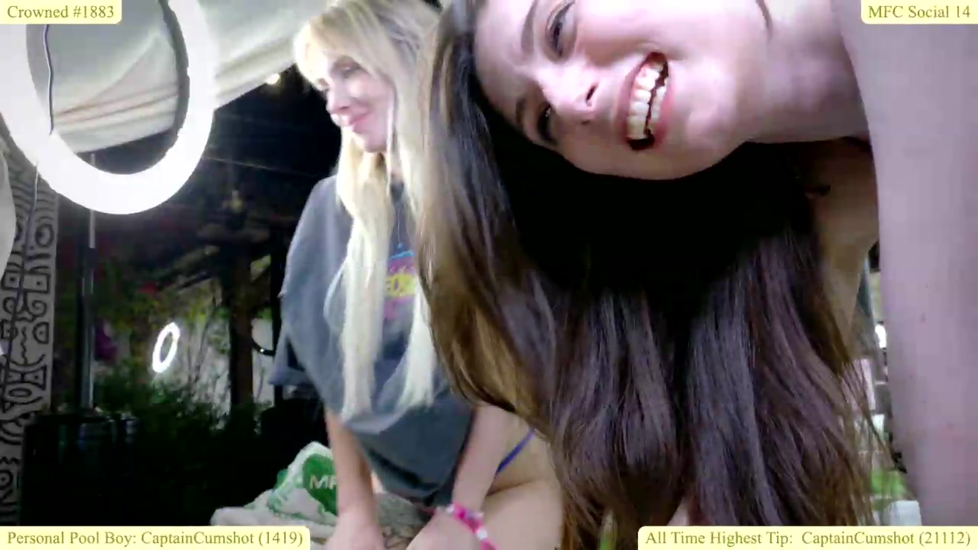Gallery image thumbnail from AprilStFranco's myfreecams stream on, 05/20/2026, 05:03 image 5 of 20