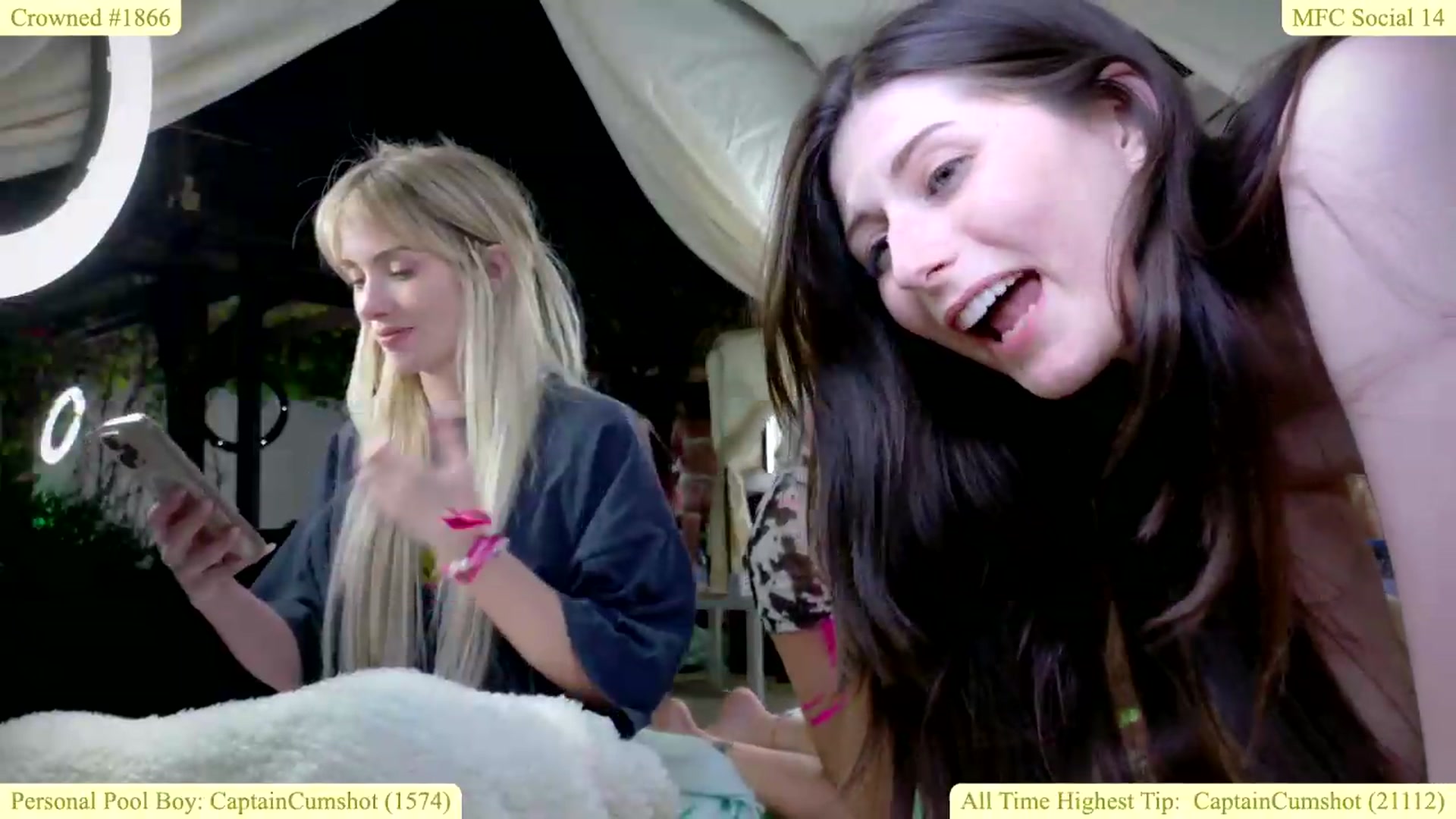 Gallery image thumbnail from AprilStFranco's myfreecams stream on, 05/20/2026, 05:03 image 12 of 20