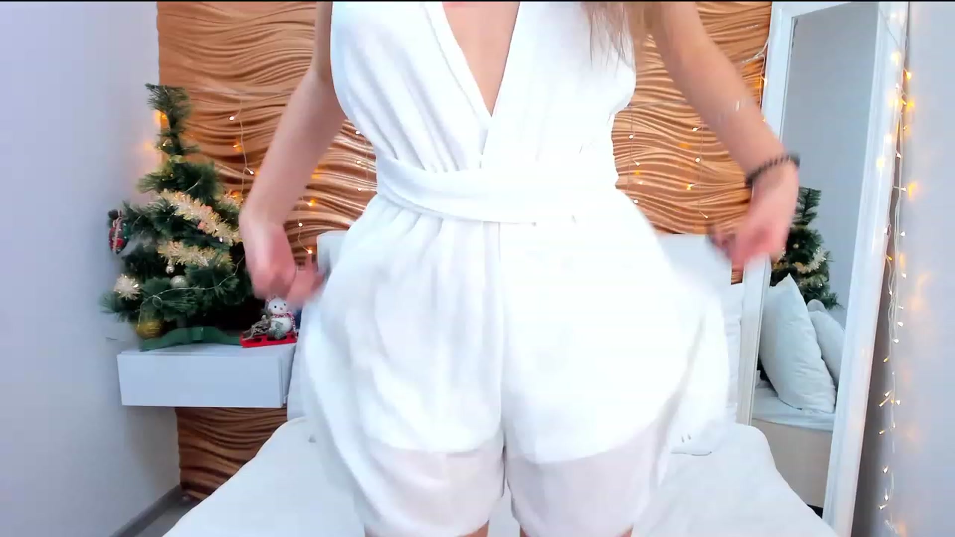 Gallery image thumbnail from AprilWong's myfreecams stream on, 01/07/2023, 13:45 image 13 of 20