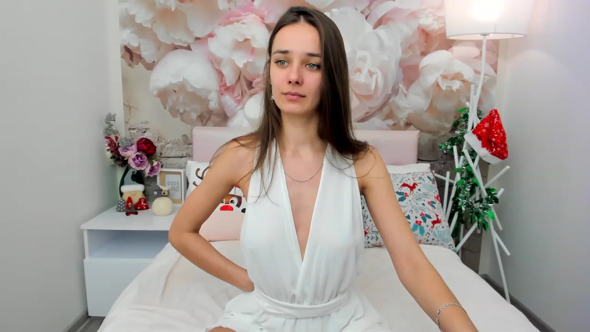 Gallery image thumbnail from AprilWong's myfreecams stream on, 01/08/2023, 16:36 image 5 of 20