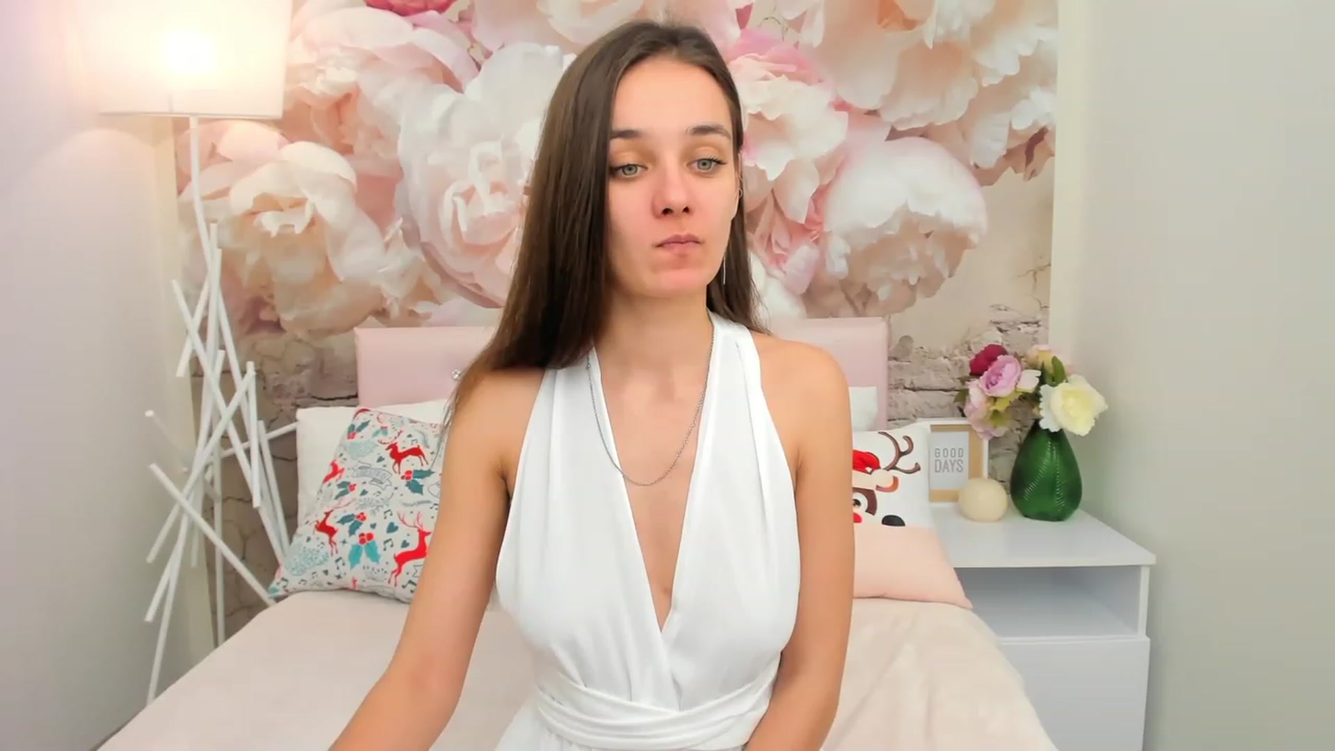 Gallery image thumbnail from AprilWong's myfreecams stream on, 01/13/2023, 18:29 image 2 of 20