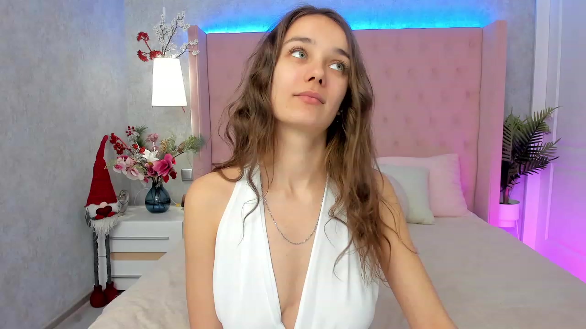 Gallery image thumbnail from AprilWong's myfreecams stream on, 01/15/2023, 16:21 image 17 of 20