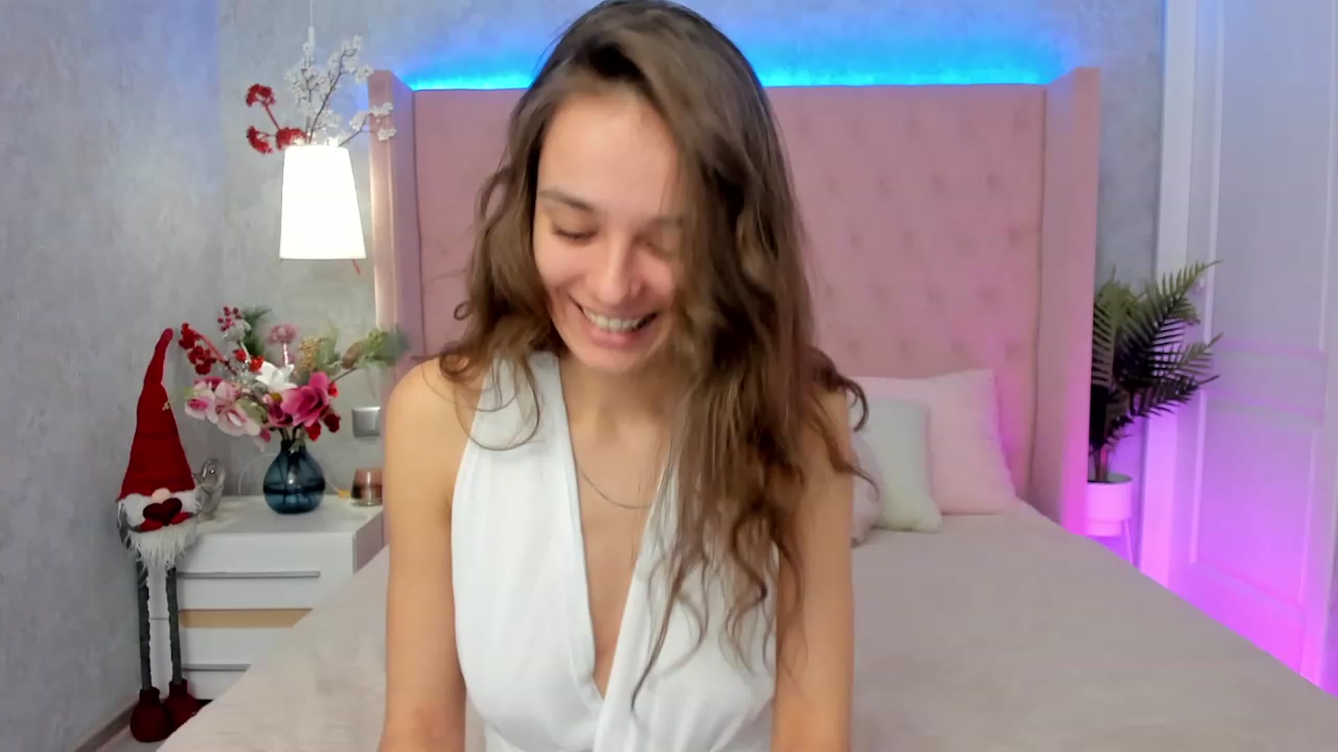 Gallery image thumbnail from AprilWong's myfreecams stream on, 01/15/2023, 17:04 image 15 of 20