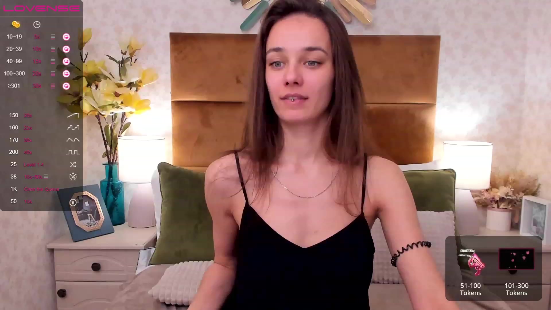 Gallery image thumbnail from AprilWong's myfreecams stream on, 01/22/2023, 17:17 image 8 of 20