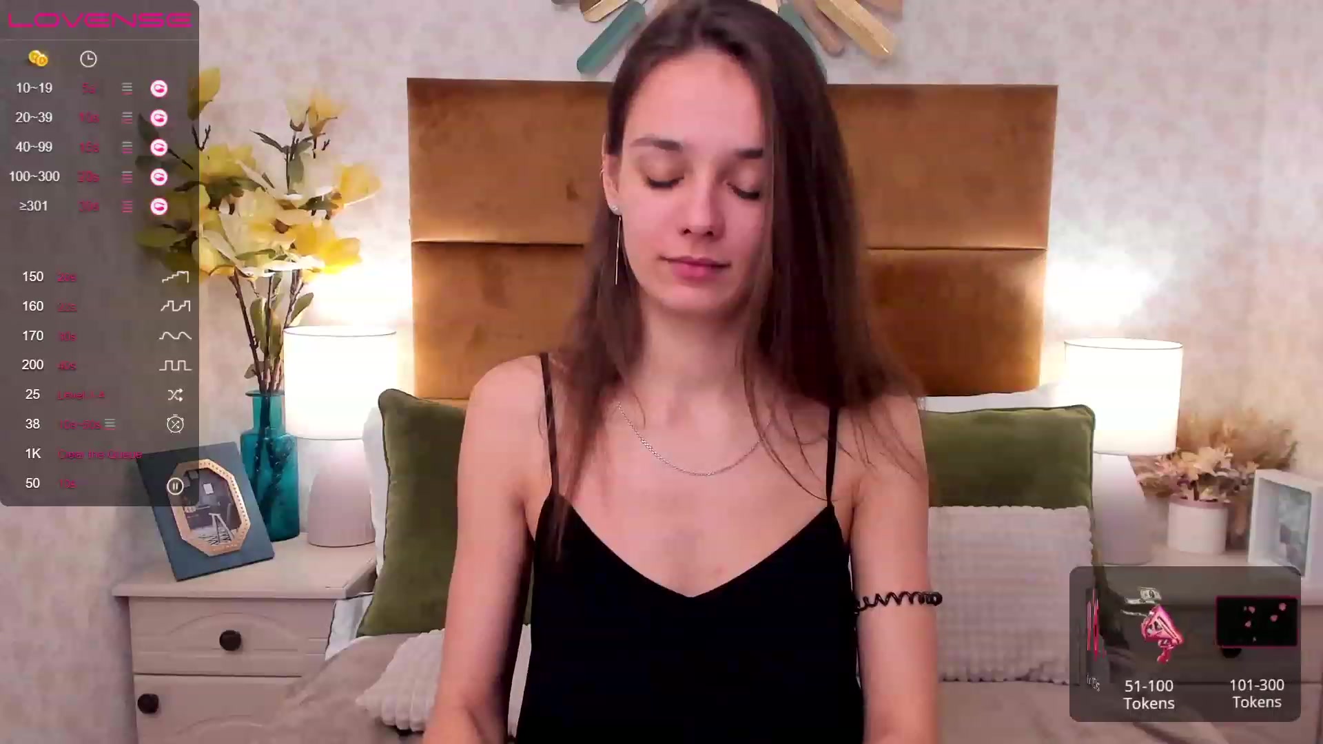 Gallery image thumbnail from AprilWong's myfreecams stream on, 01/22/2023, 17:17 image 18 of 20