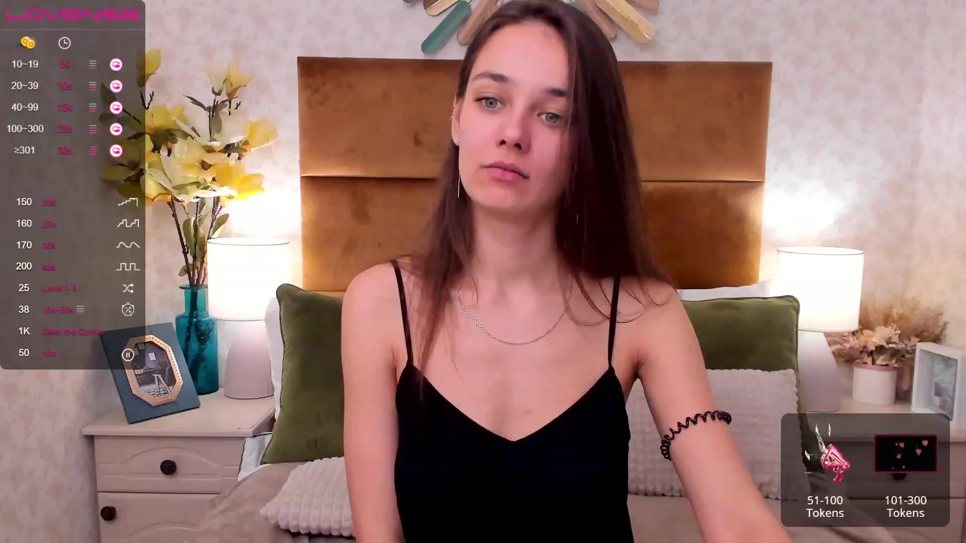 Gallery image thumbnail from AprilWong's myfreecams stream on, 01/22/2023, 17:17 image 17 of 20