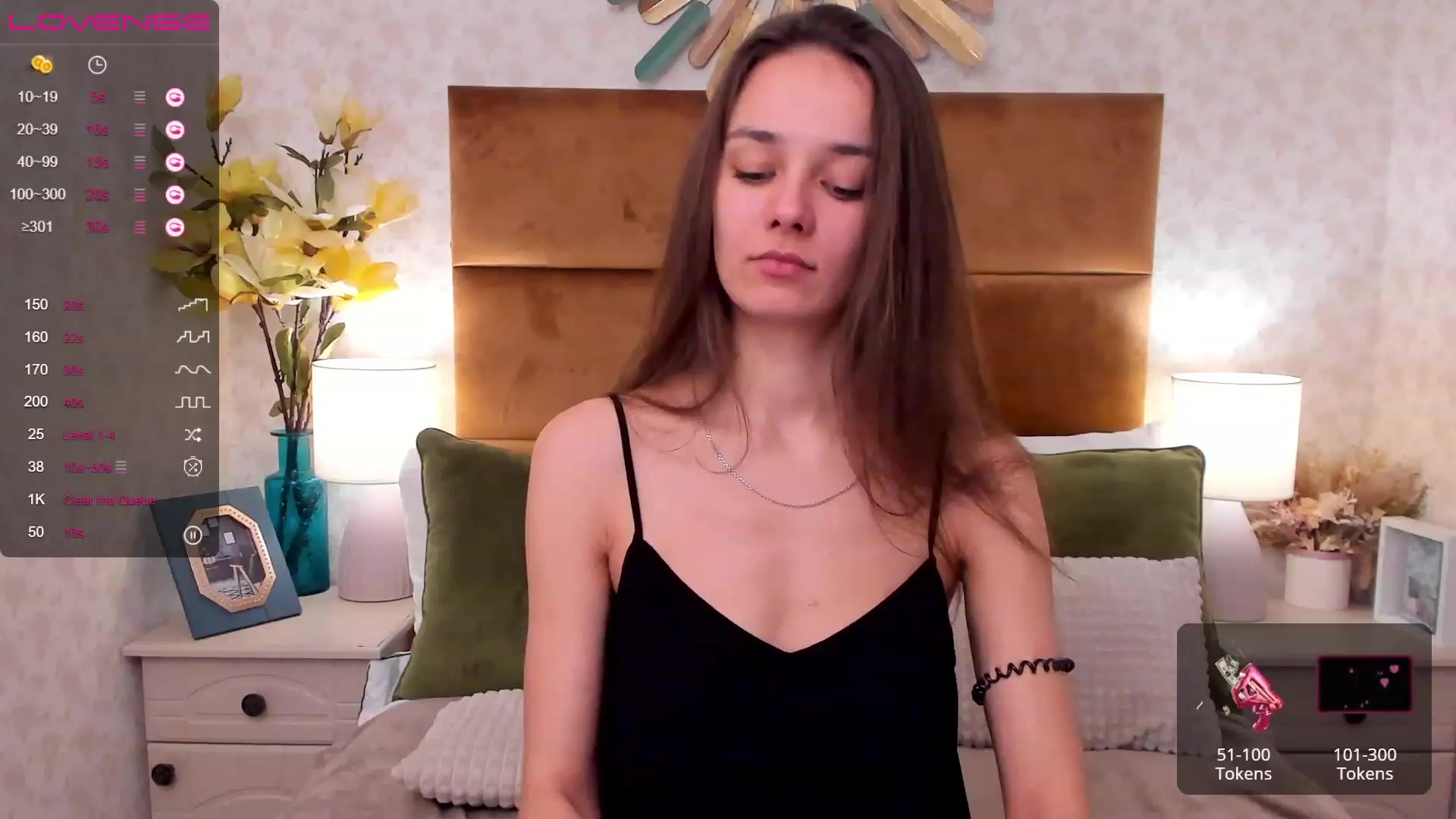 Gallery image thumbnail from AprilWong's myfreecams stream on, 01/22/2023, 17:17 image 14 of 20